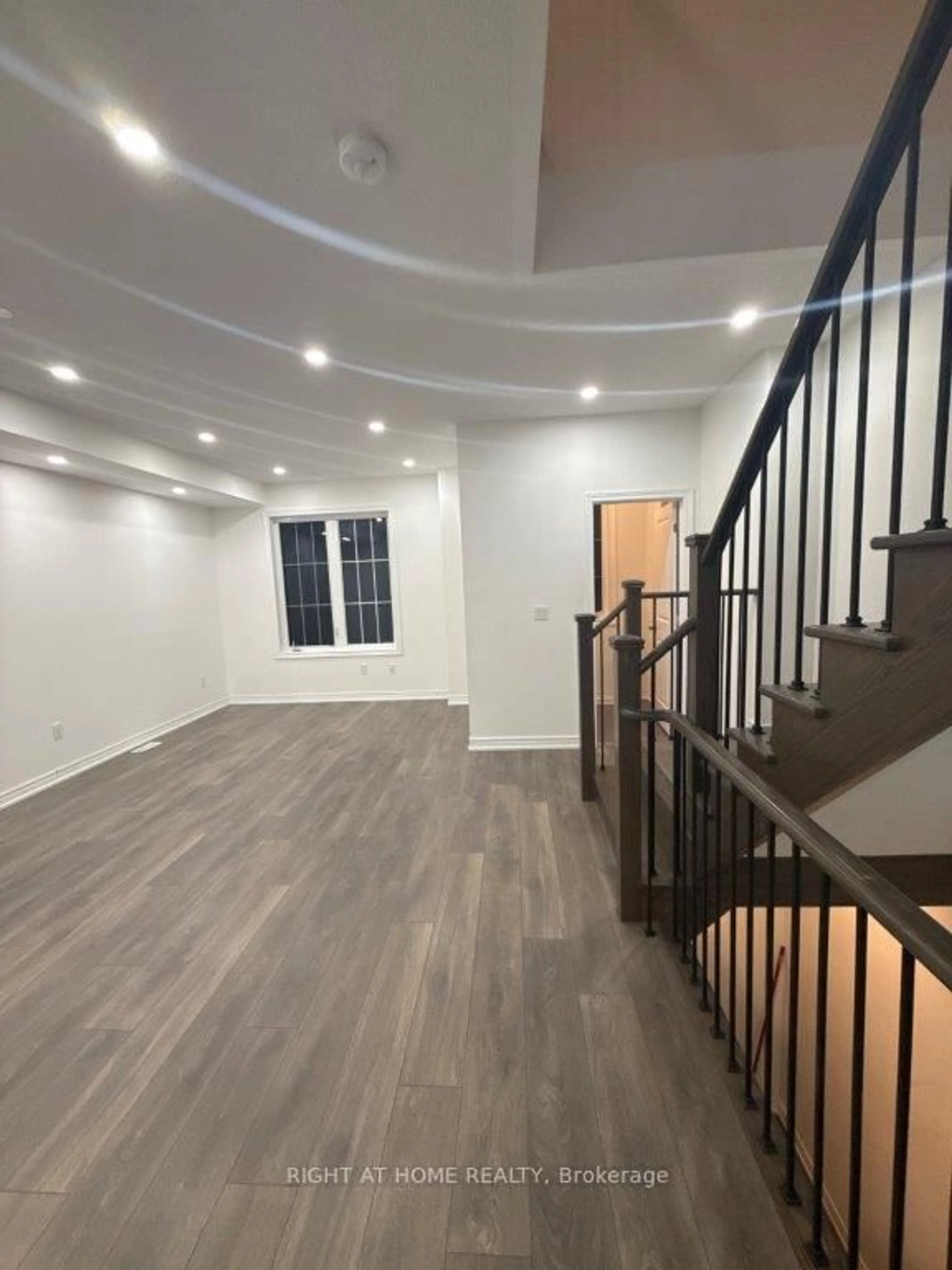 Unknown for 34 Faye St, Brampton Ontario L6P 4M9