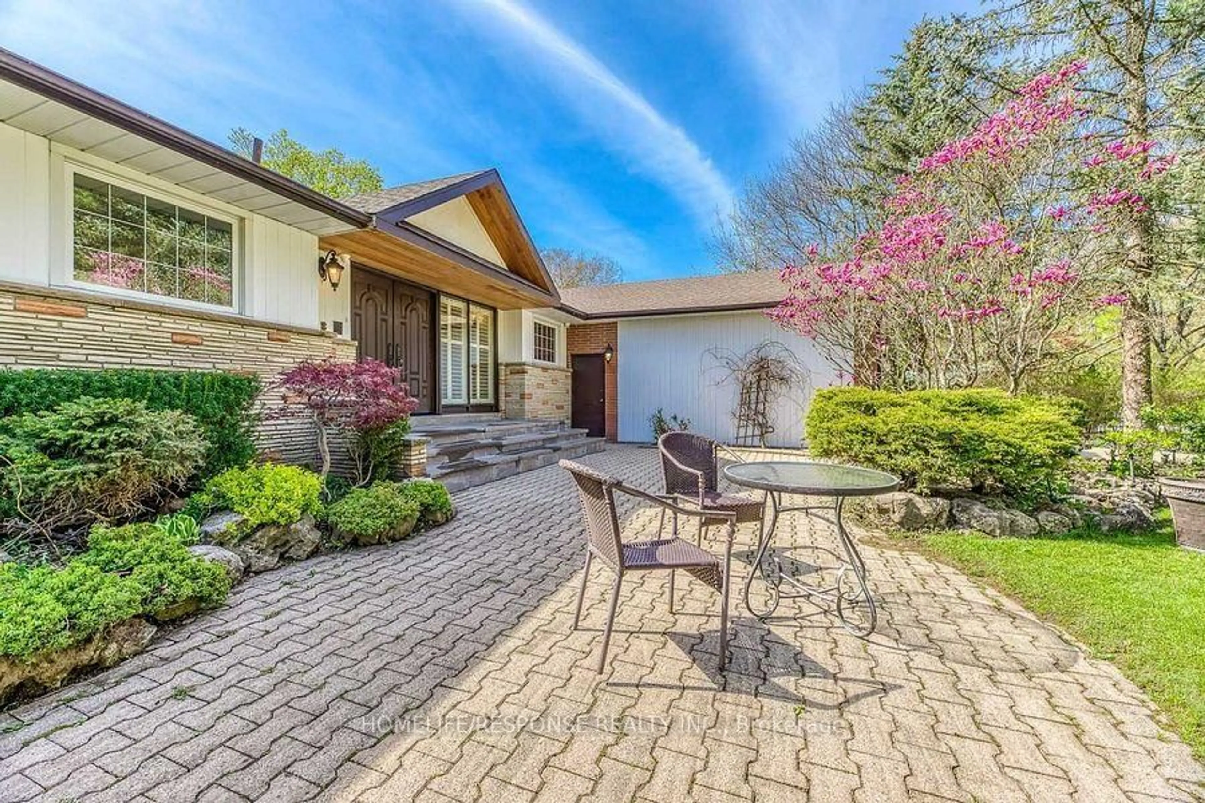 Unknown for 3640 BURNBRAE Dr, Mississauga Ontario L5C 2N7