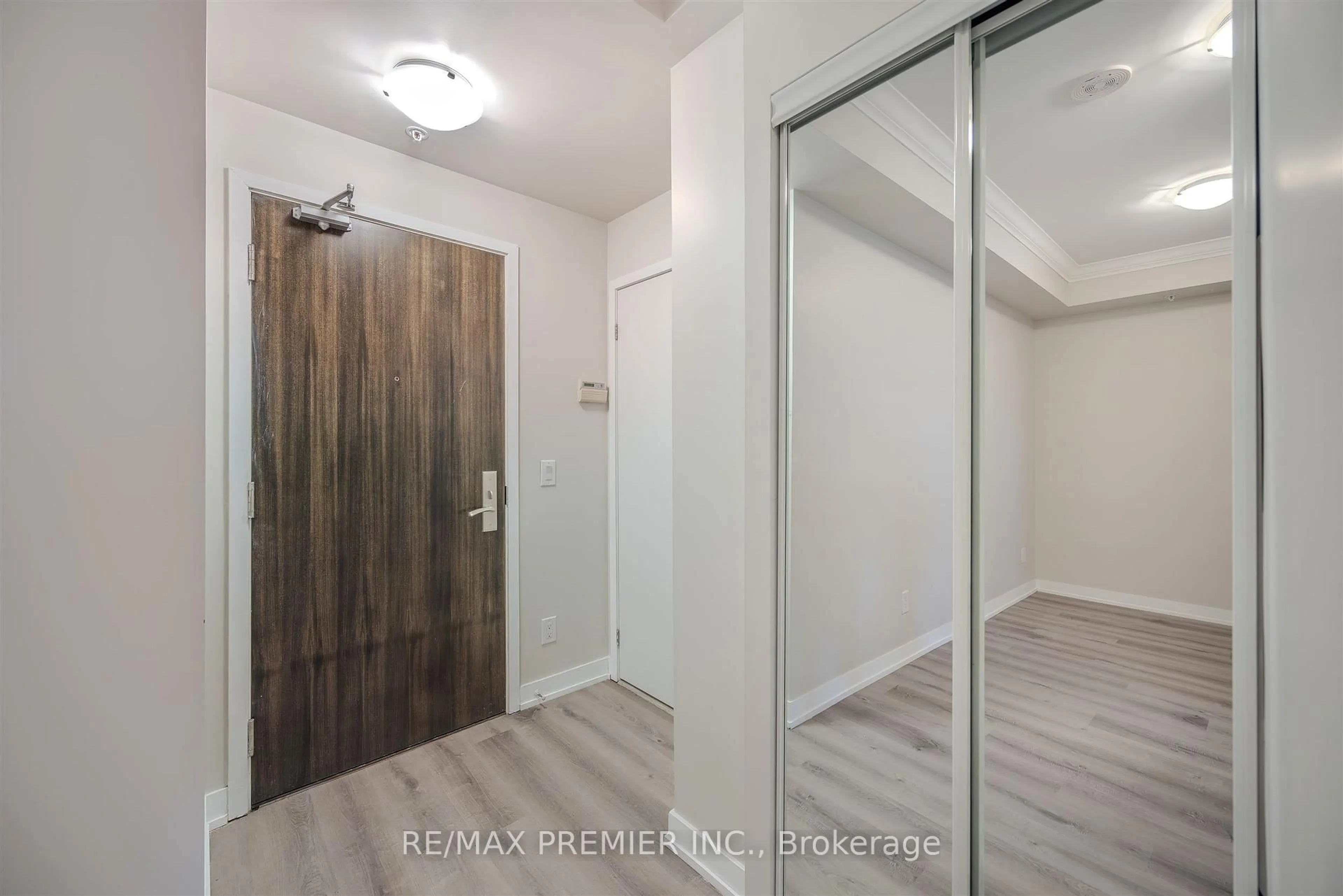 Indoor entryway for 840 Queens Plate Dr #1405, Toronto Ontario M9W 0E7