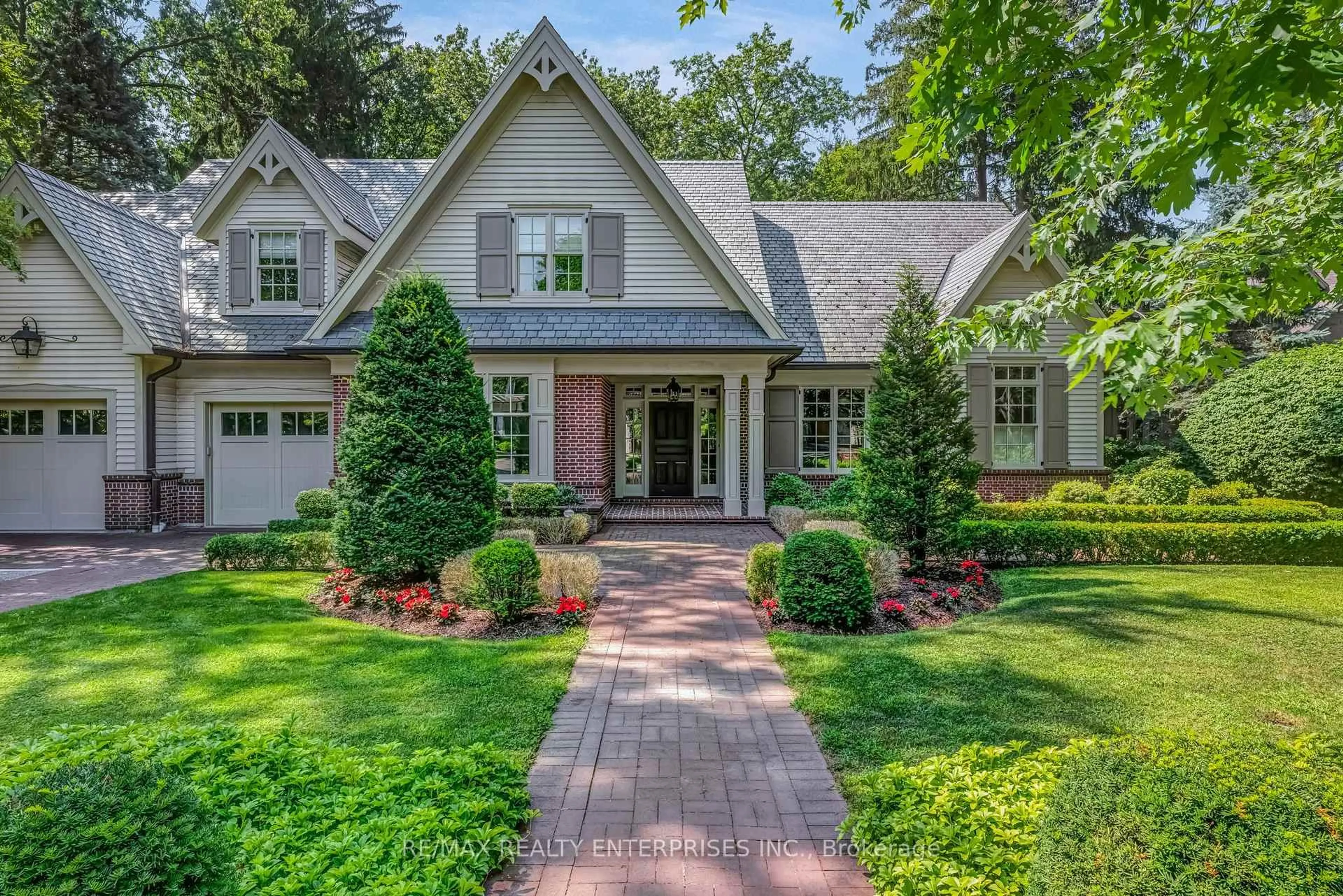 Home with brick exterior material, street for 190 Donnelly Dr, Mississauga Ontario L5G 2M4