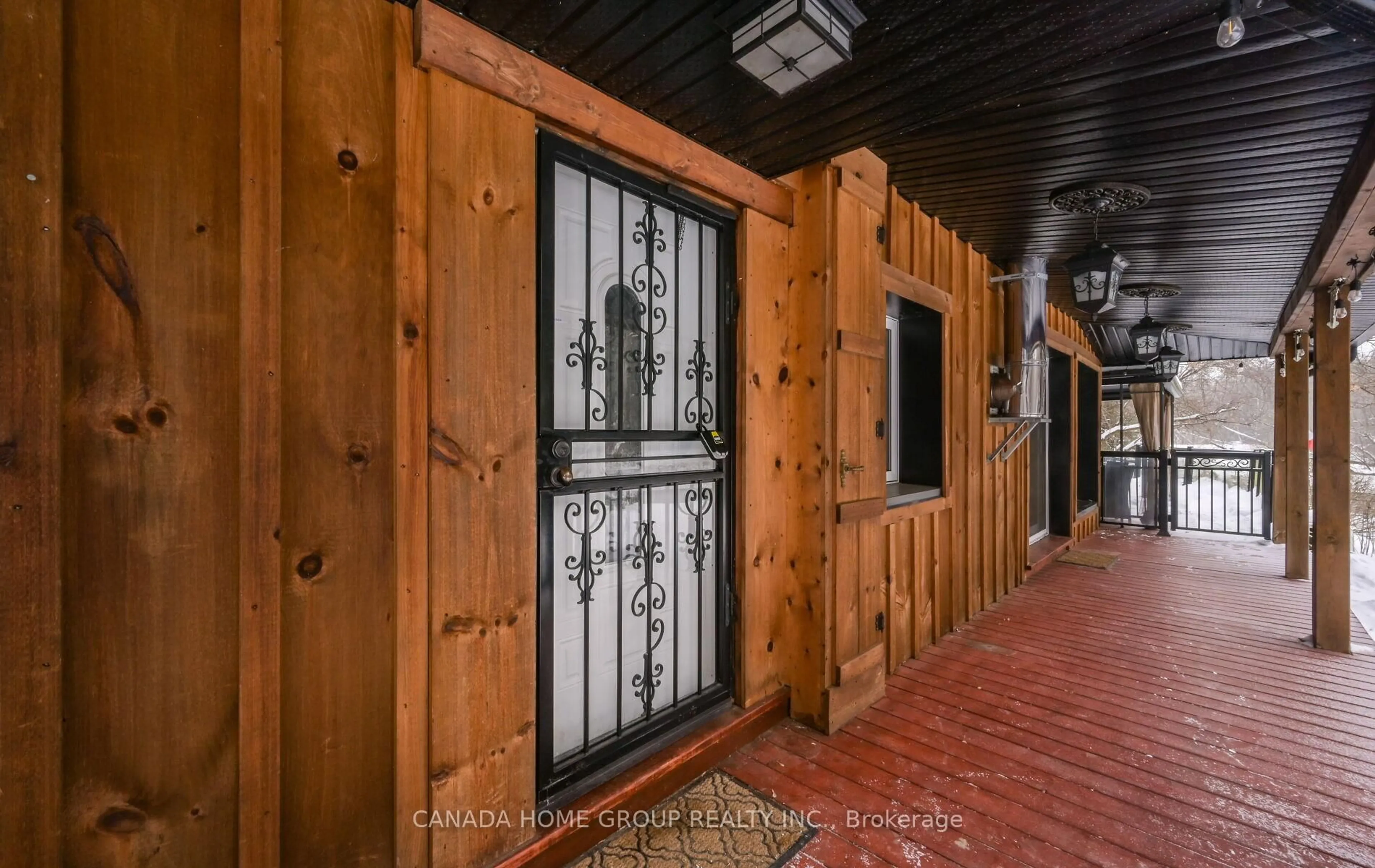 Indoor foyer for 15472 Mclaughlin Rd, Caledon Ontario L7C 1J5