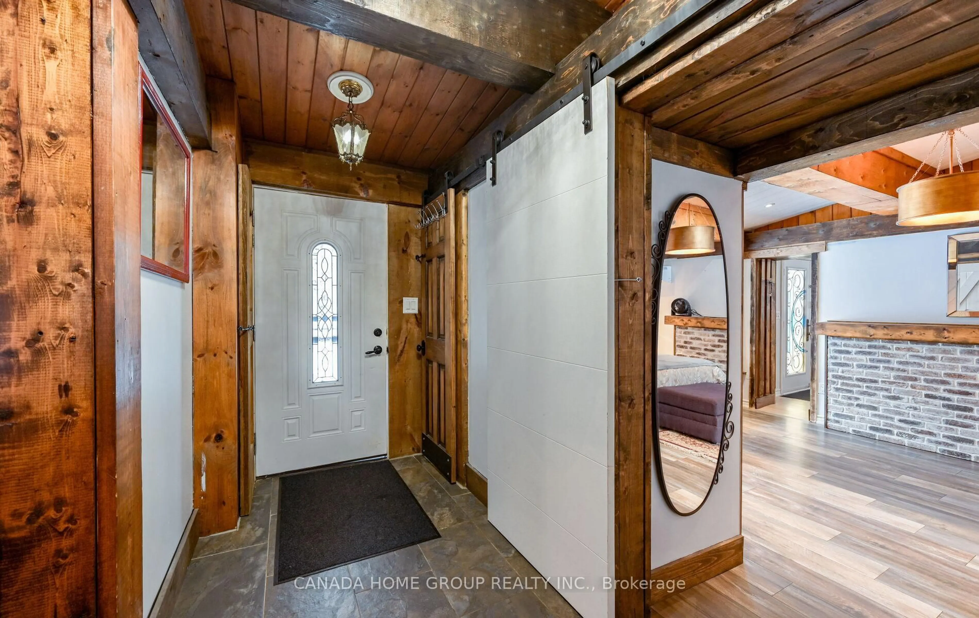 Indoor entryway for 15472 Mclaughlin Rd, Caledon Ontario L7C 1J5