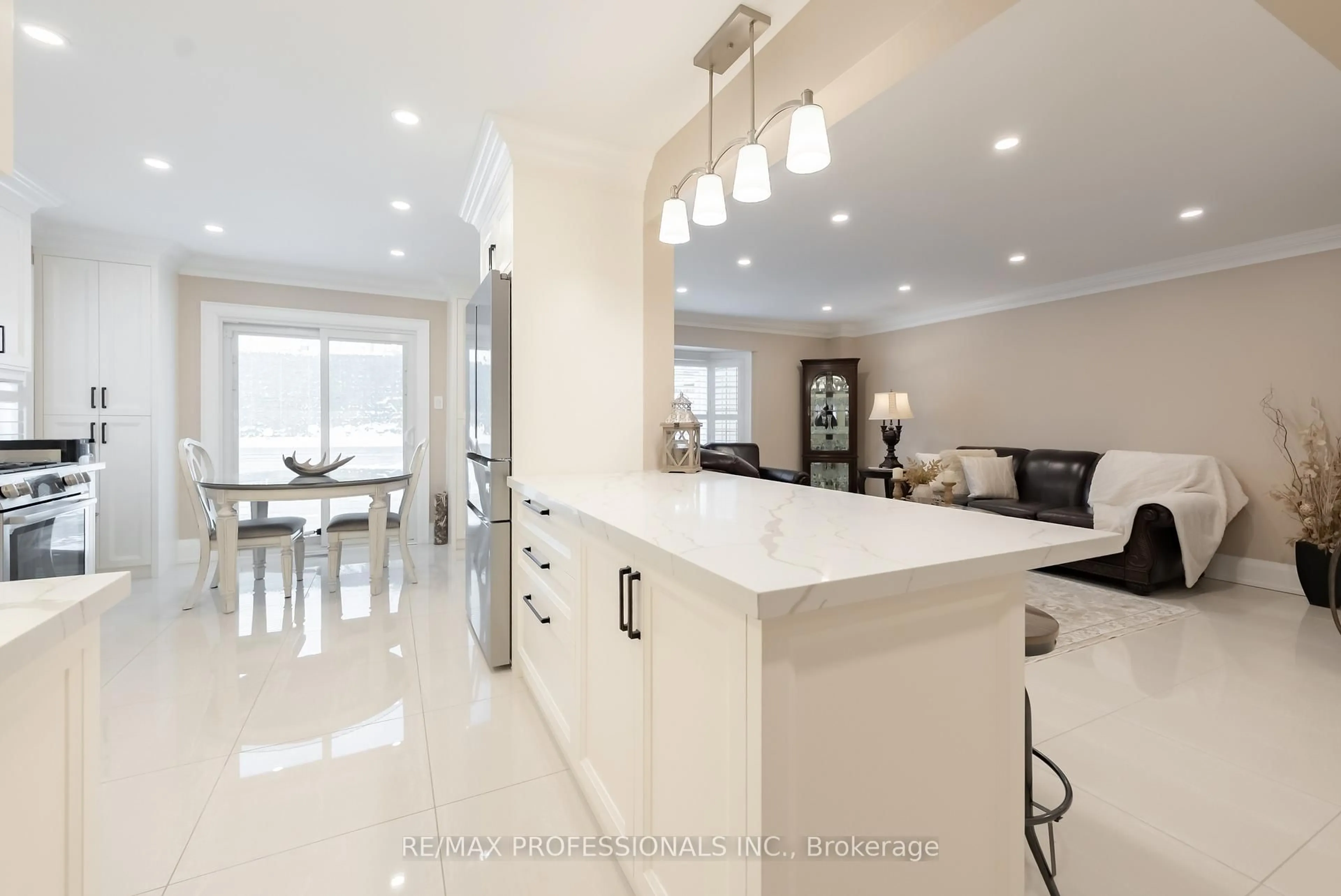 Open concept kitchen, ceramic/tile floor for 99 Desert Sand Dr, Brampton Ontario L6R 1V7