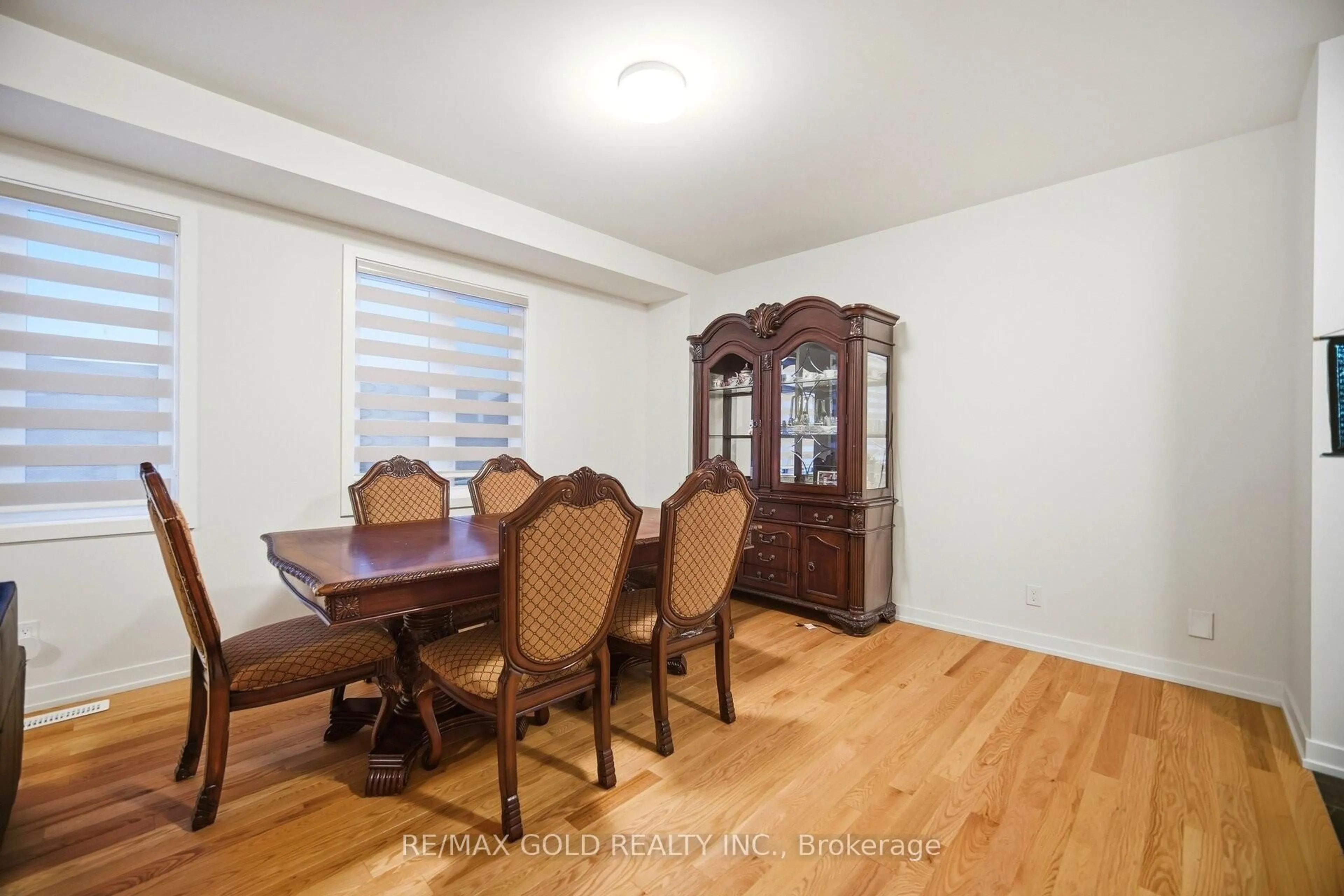 Dining room, wood/laminate floor for 40 Aveena Rd, Brampton Ontario L6P 0Z5