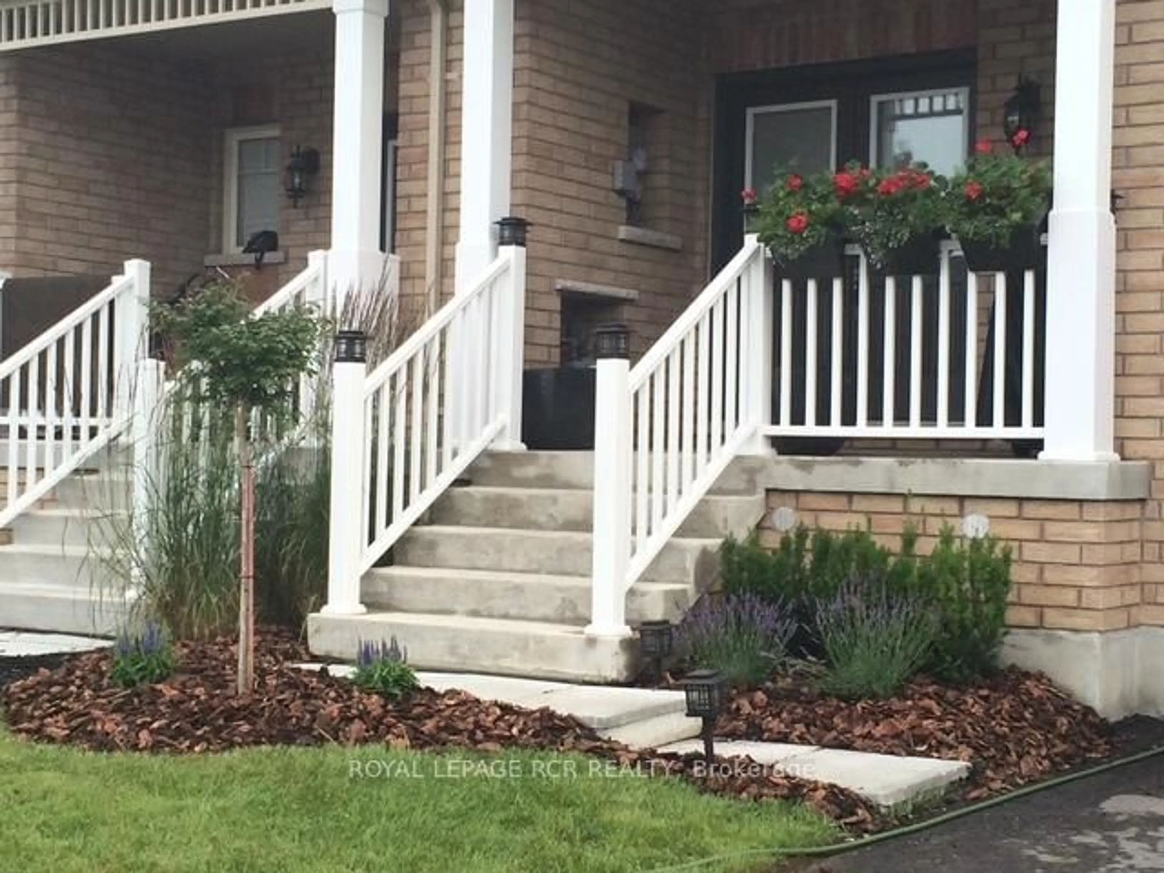 Unknown for 8 Mcelroy Crt, Caledon Ontario L7C 3X2