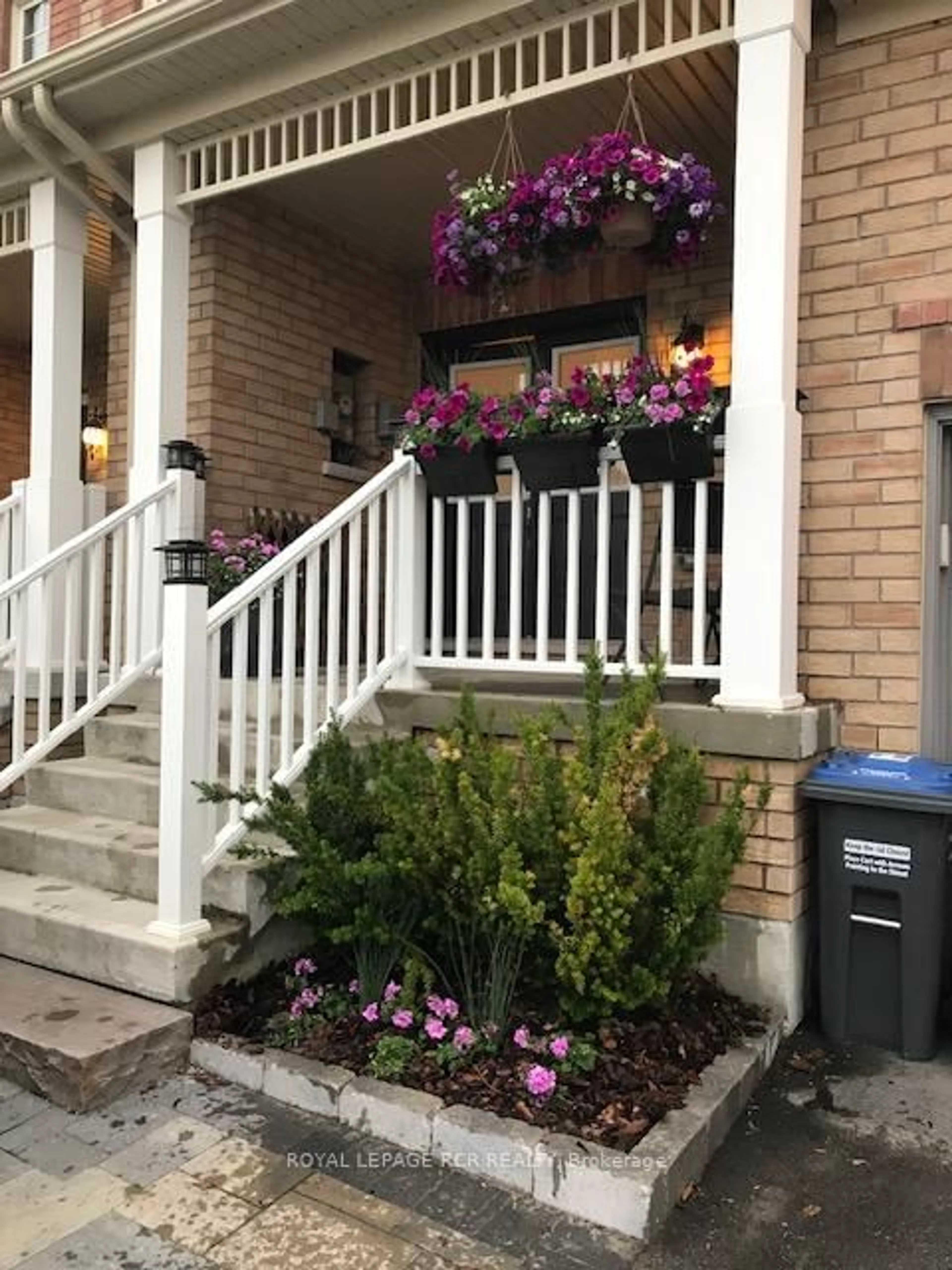 Unknown for 8 Mcelroy Crt, Caledon Ontario L7C 3X2