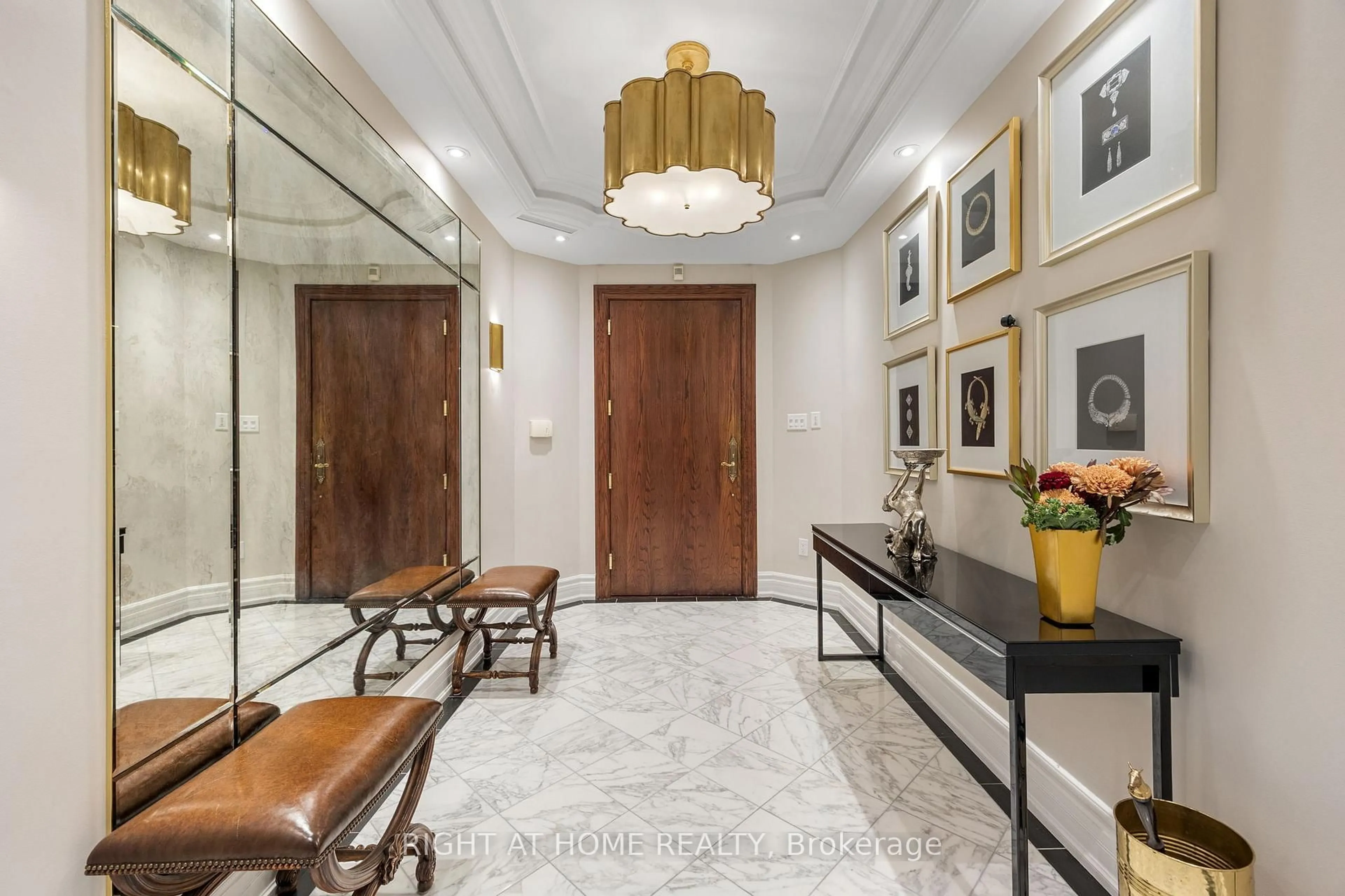 Indoor foyer for 2287 Lake Shore Blvd #Ph1501, Toronto Ontario M8V 3Y1