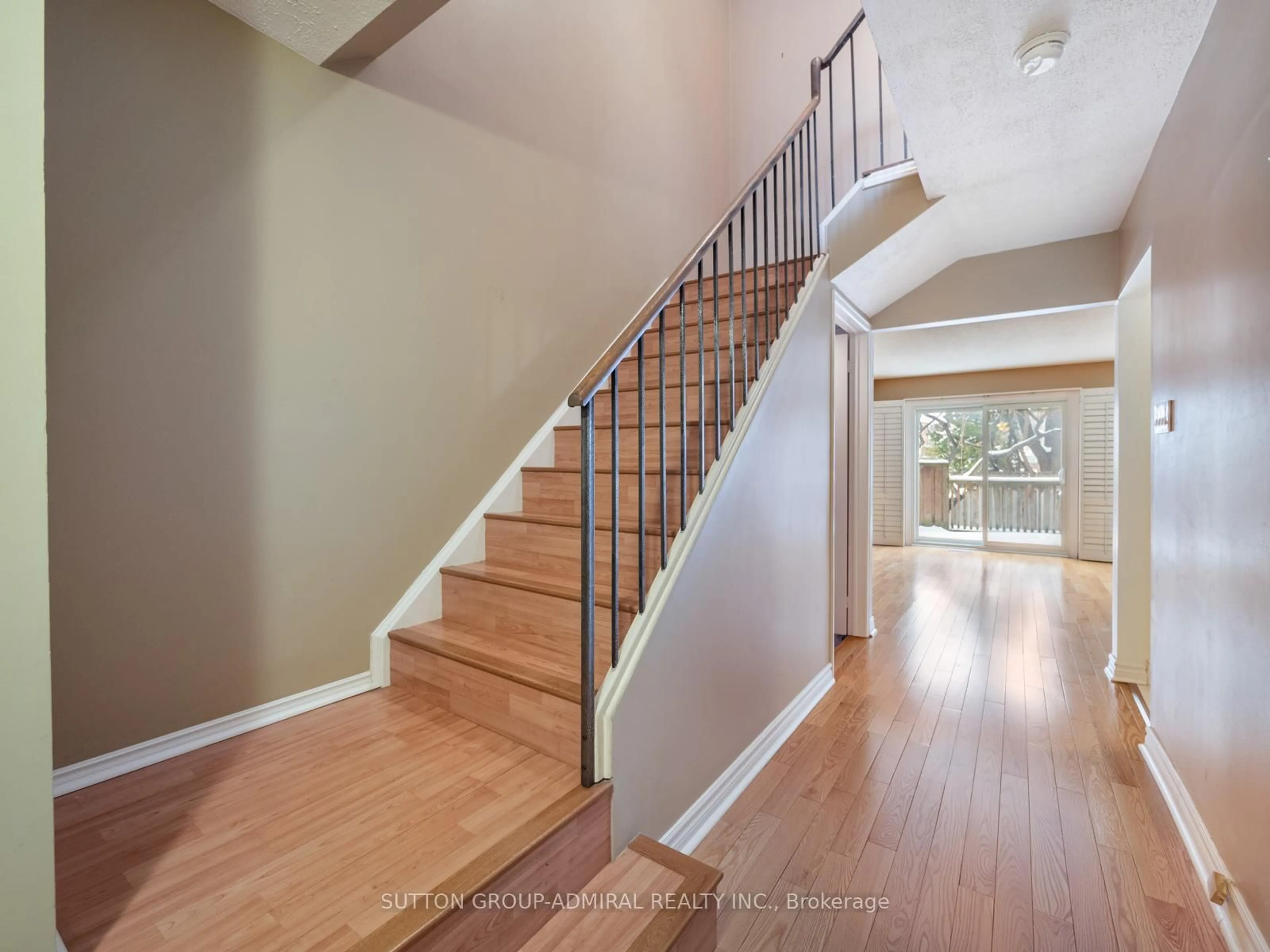 Unknown for 385 The East Mall ##60, Toronto Ontario M9B 6J4