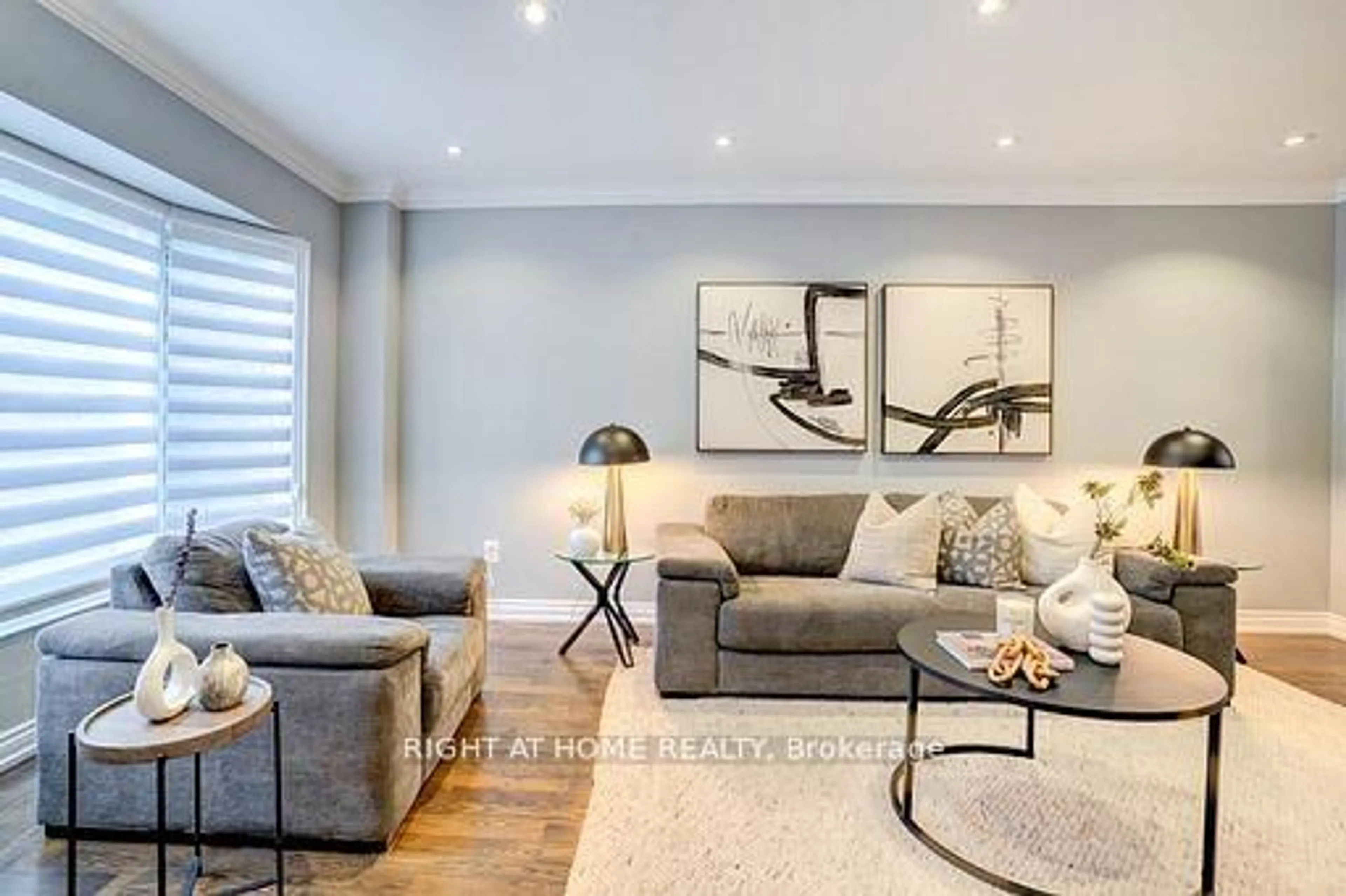 Living room with furniture, unknown for 4021 Sasha Crt, Mississauga Ontario L4W 3K9