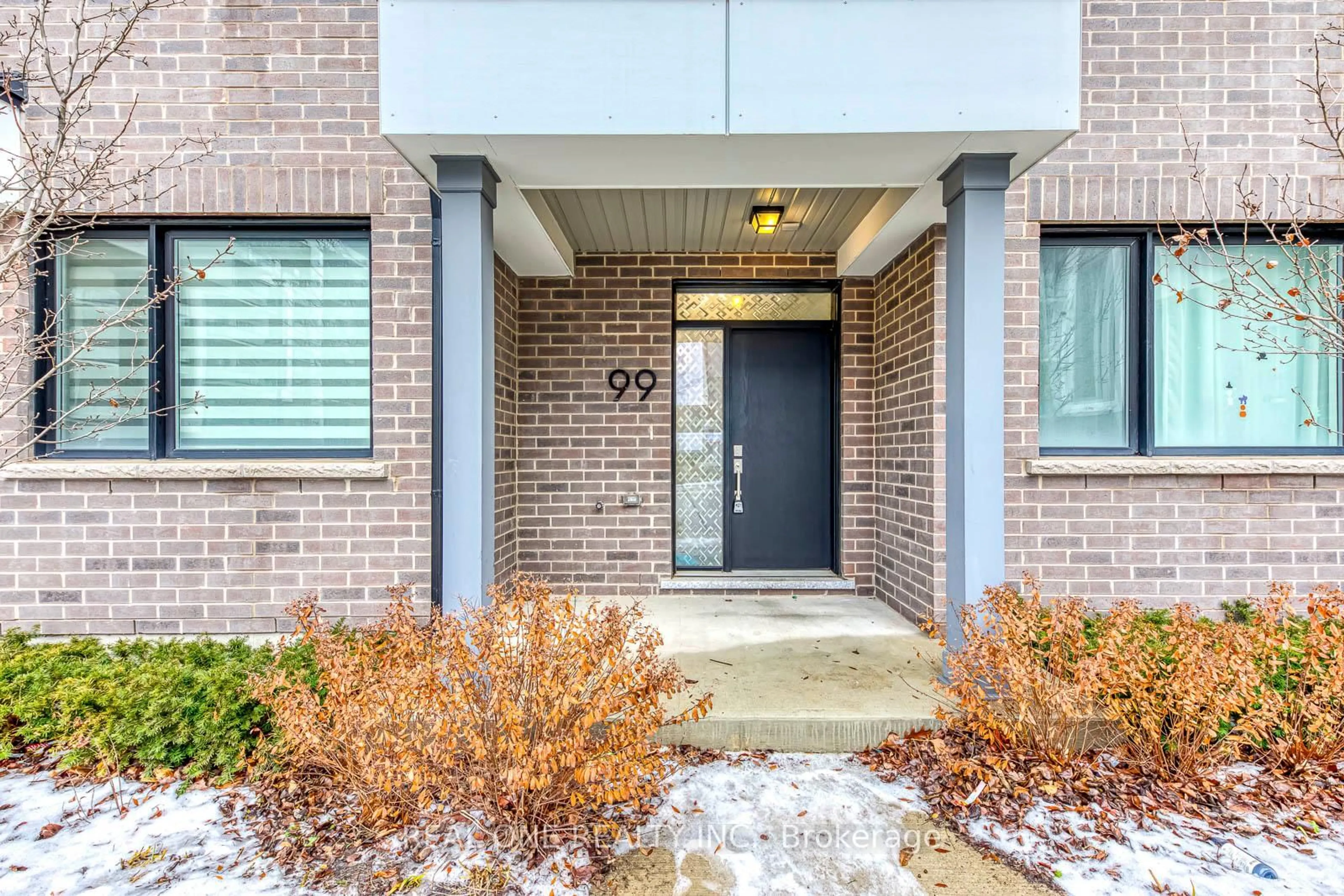 Indoor entryway for 99 Grovewood Common, Oakville Ontario L6H 0X4
