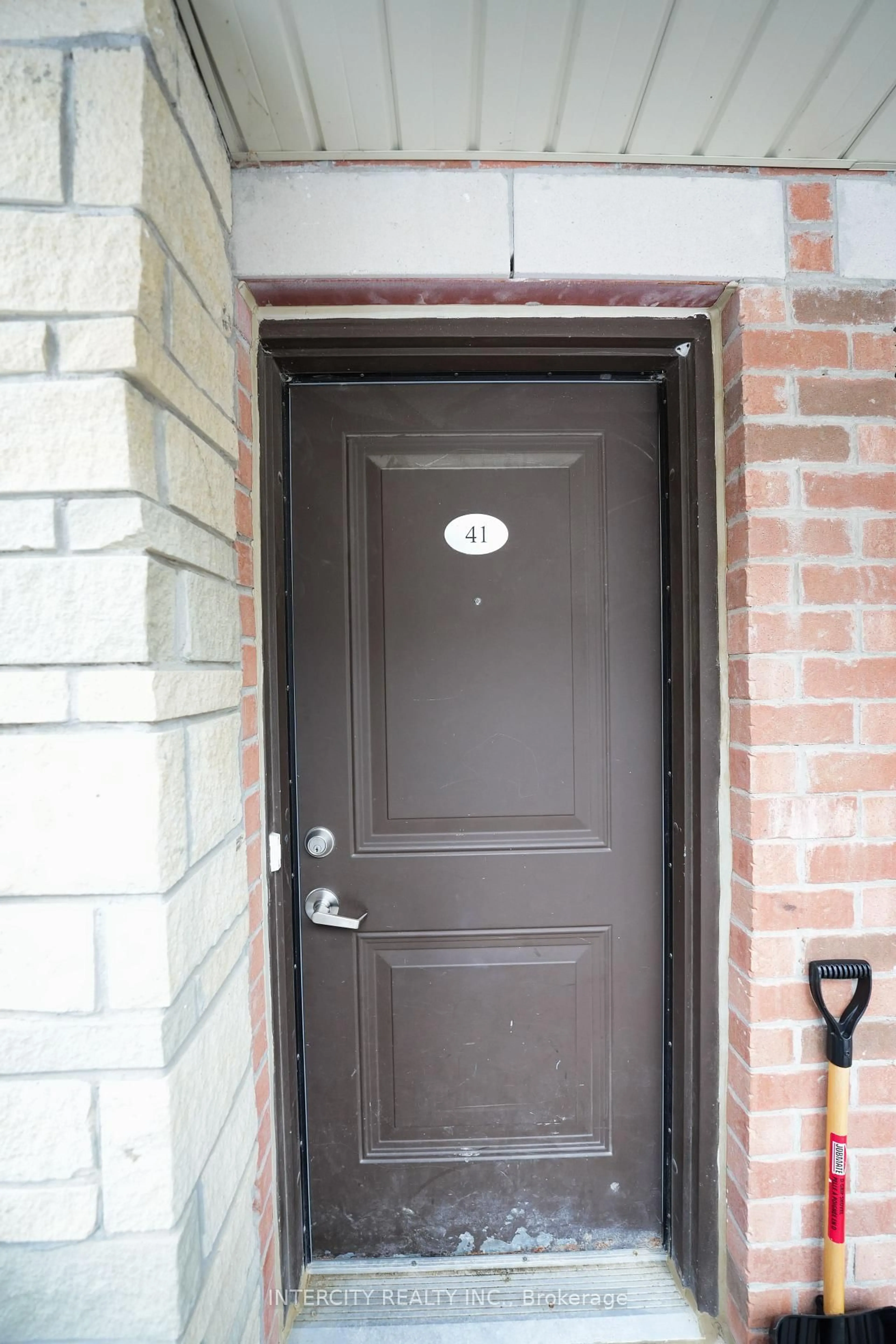 Indoor entryway for 200 Veterans Dr #41, Brampton Ontario L7A 4S6