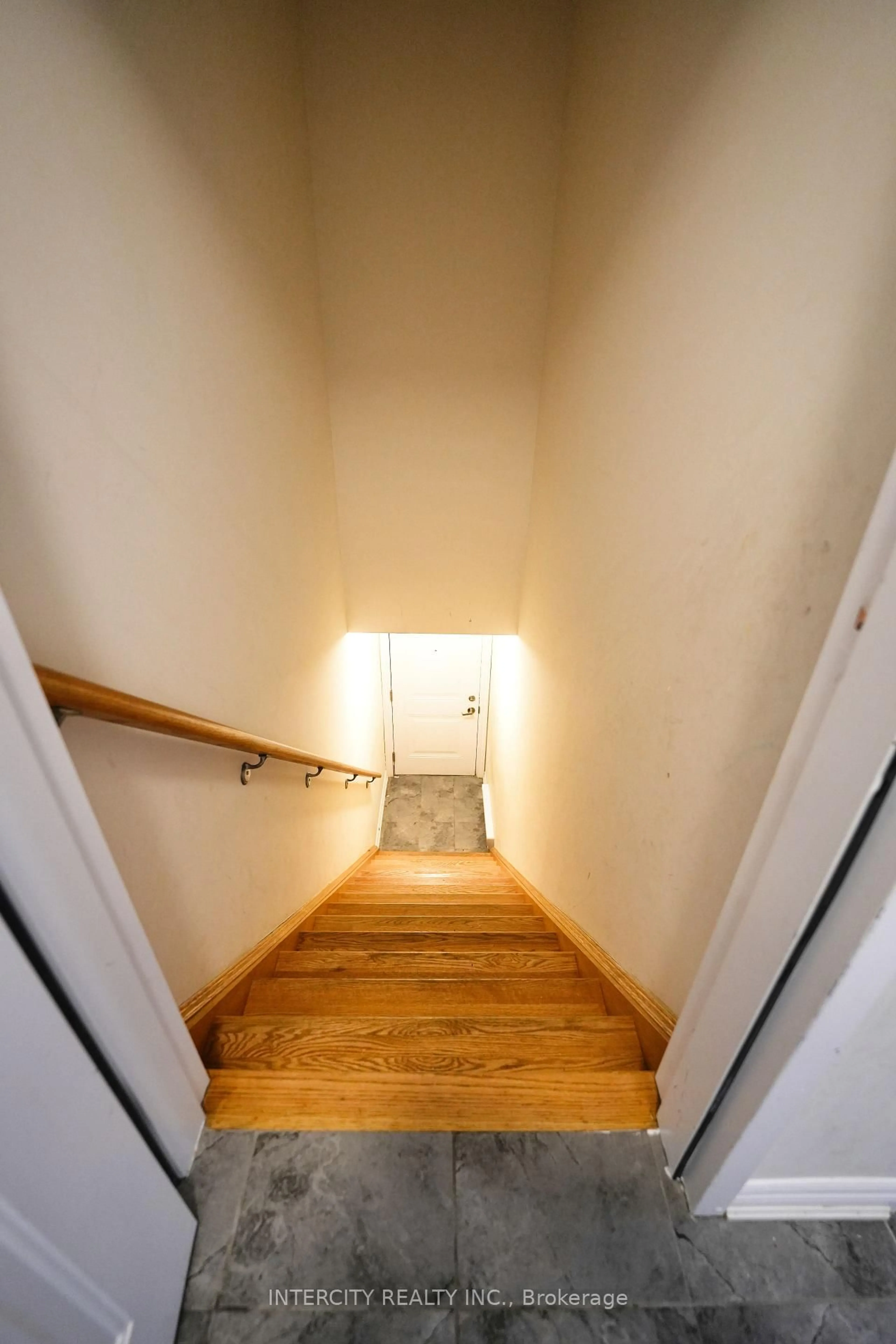 Stairs for 200 Veterans Dr #41, Brampton Ontario L7A 4S6