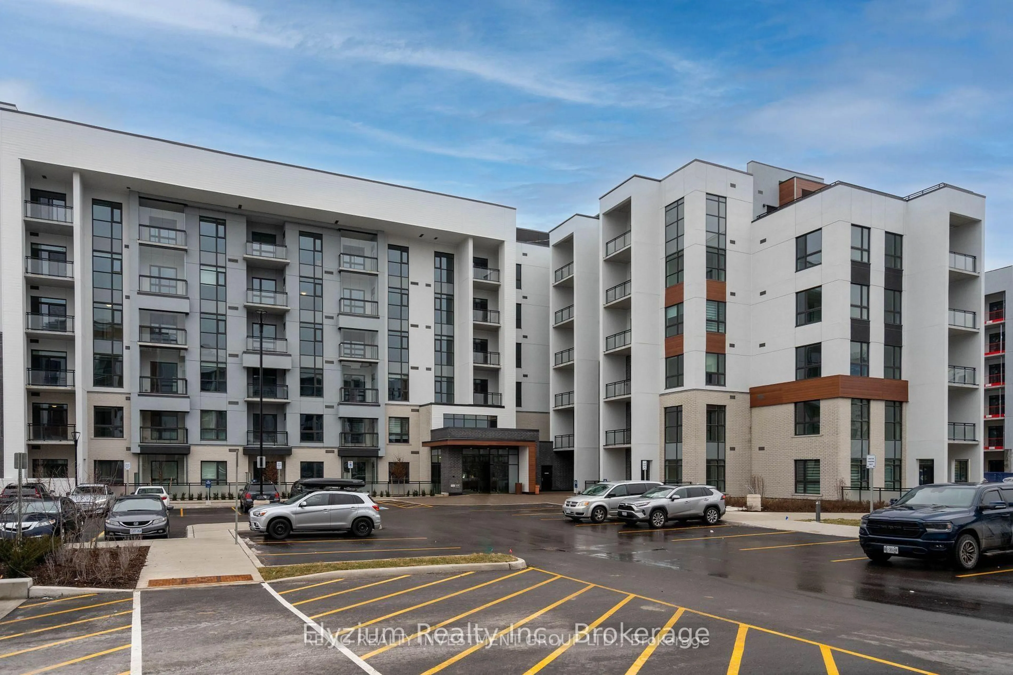 Indoor foyer for 470 Gordon Krantz Ave #312, Milton Ontario L9T 2X5