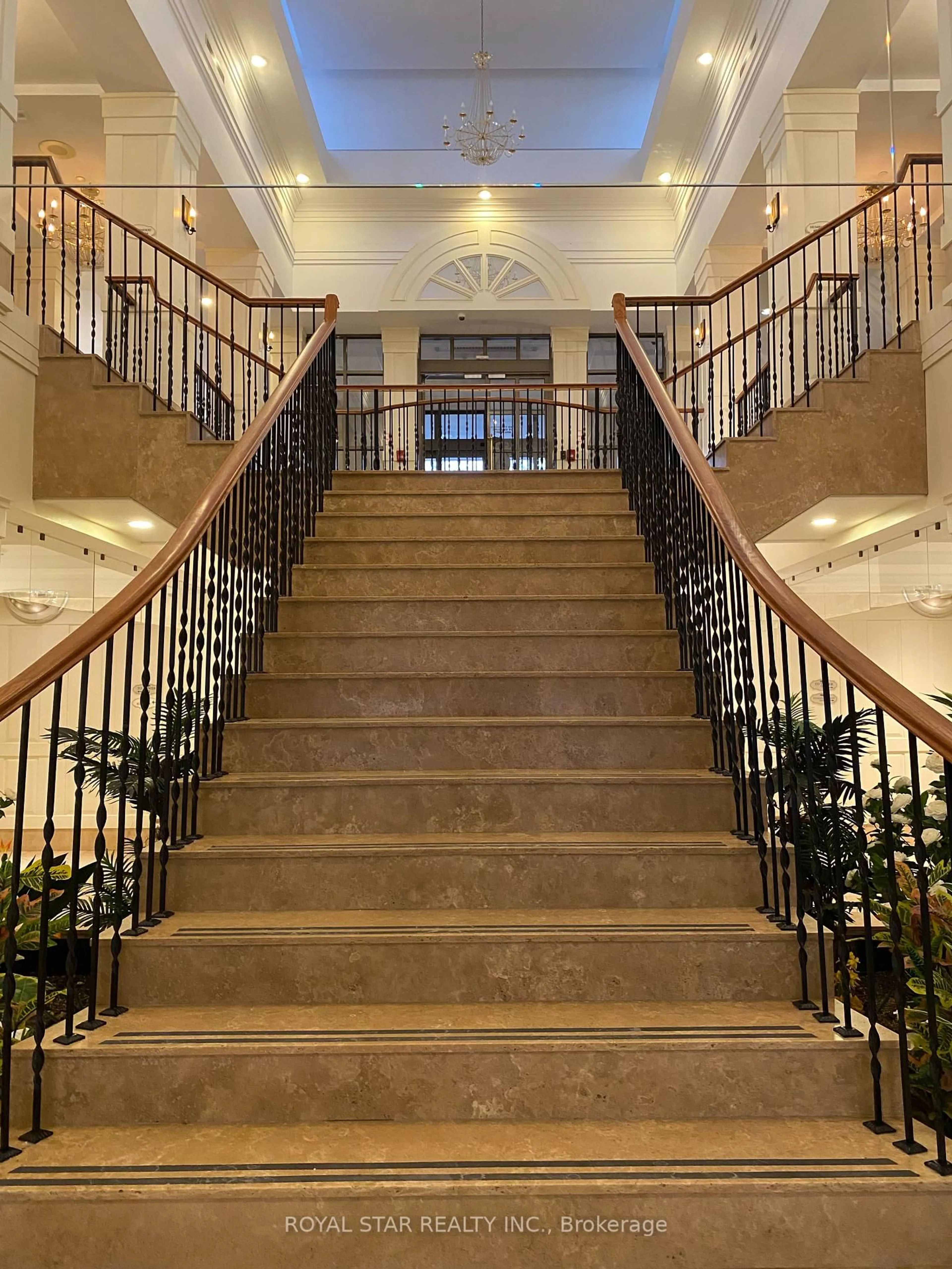 Indoor foyer for 700 Humberwood Blvd #2616, Toronto Ontario M9W 7J4