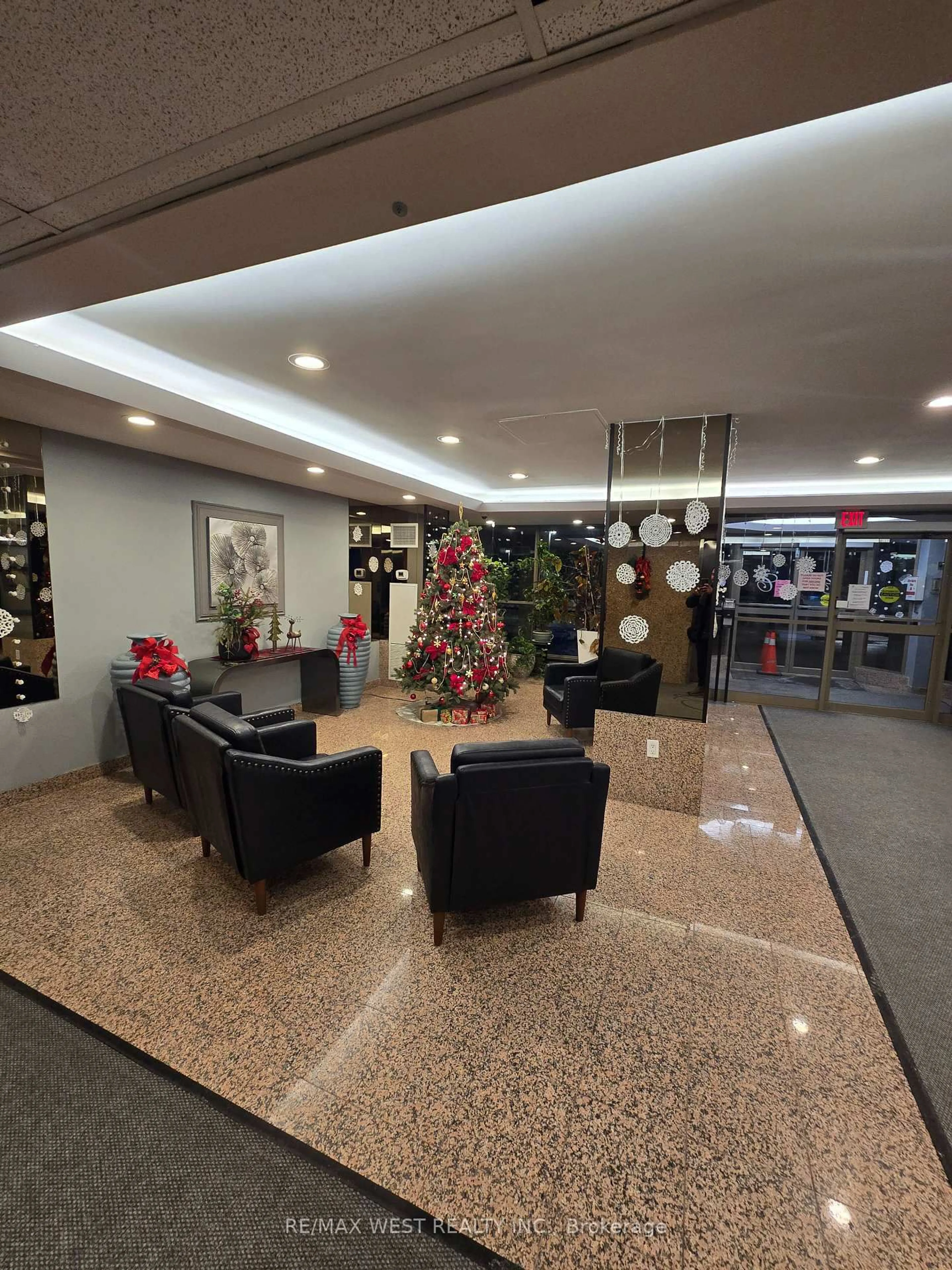 Lobby for 700 Constellation Dr #1208, Mississauga Ontario L5R 3G8