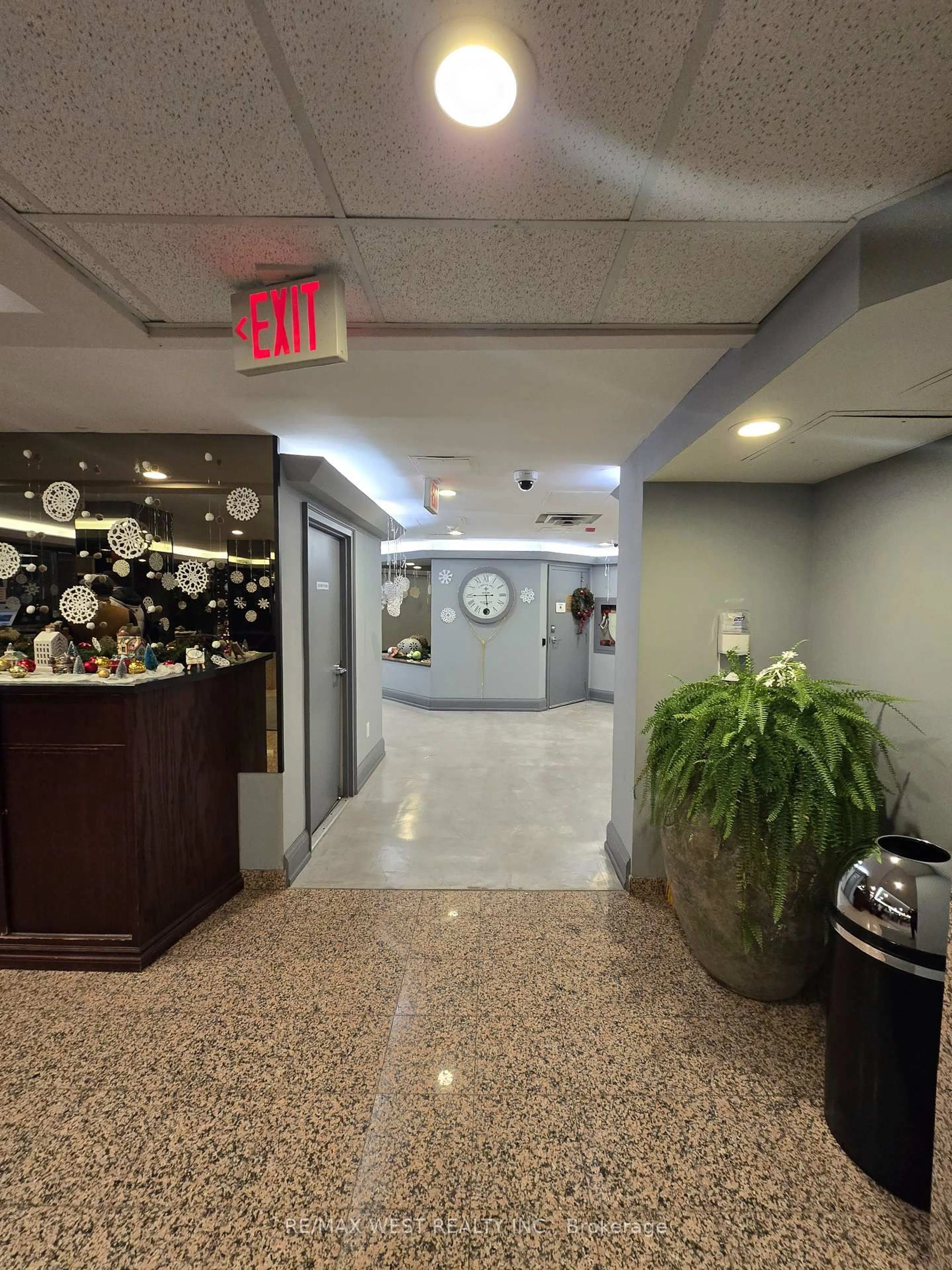 Lobby for 700 Constellation Dr #1208, Mississauga Ontario L5R 3G8