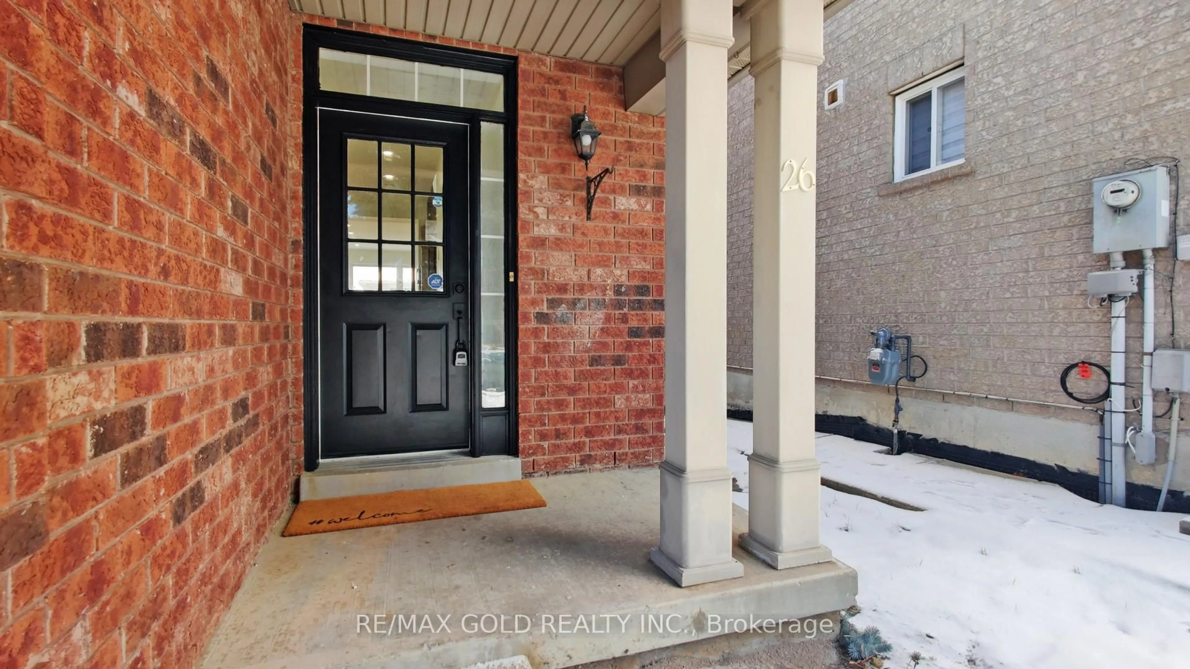 Indoor entryway for 26 Applegrove Crt, Brampton Ontario L6R 2Y8