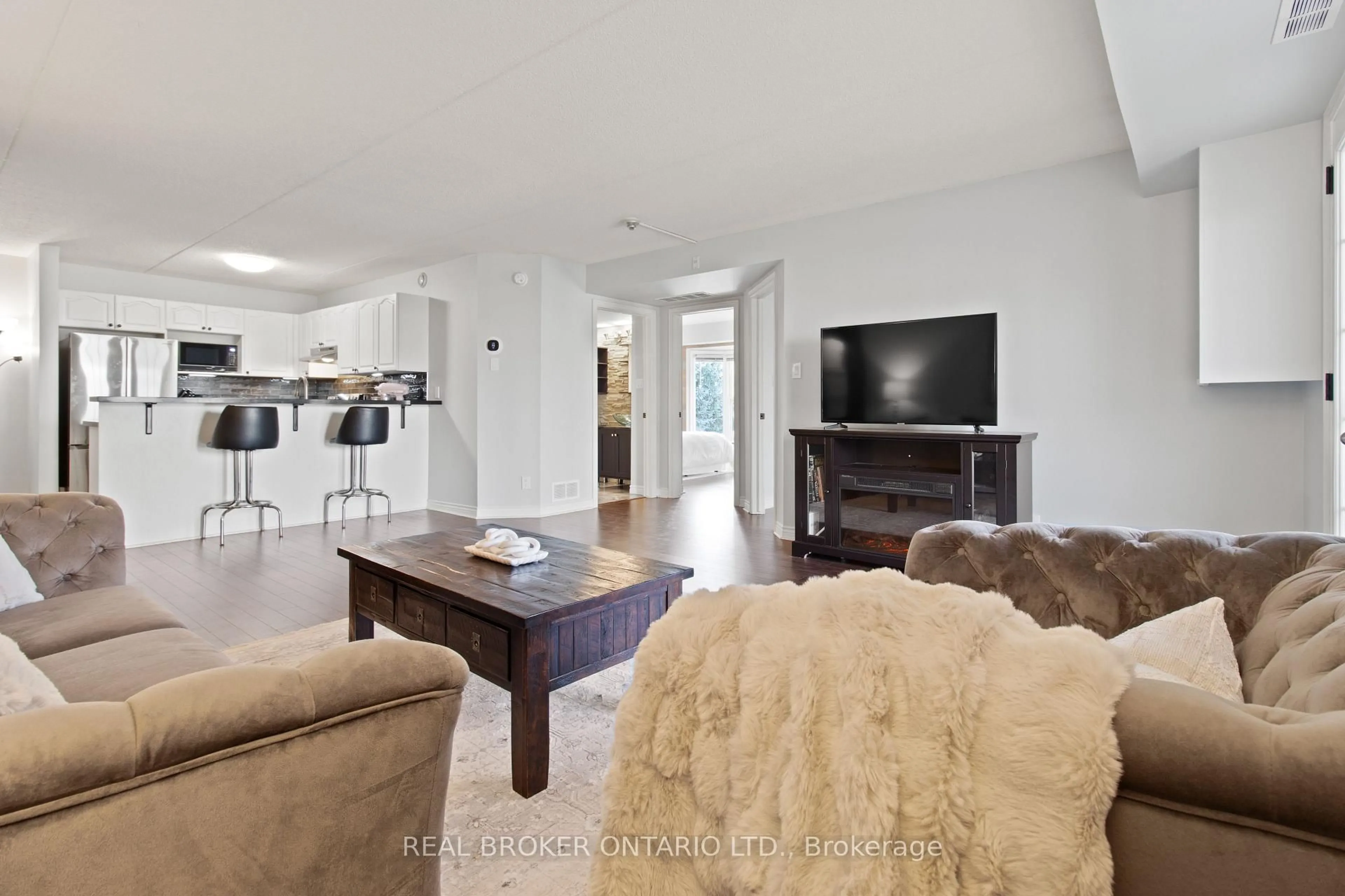 Living room with furniture, unknown for 2010 Cleaver Ave #214, Burlington Ontario L7M 4C1