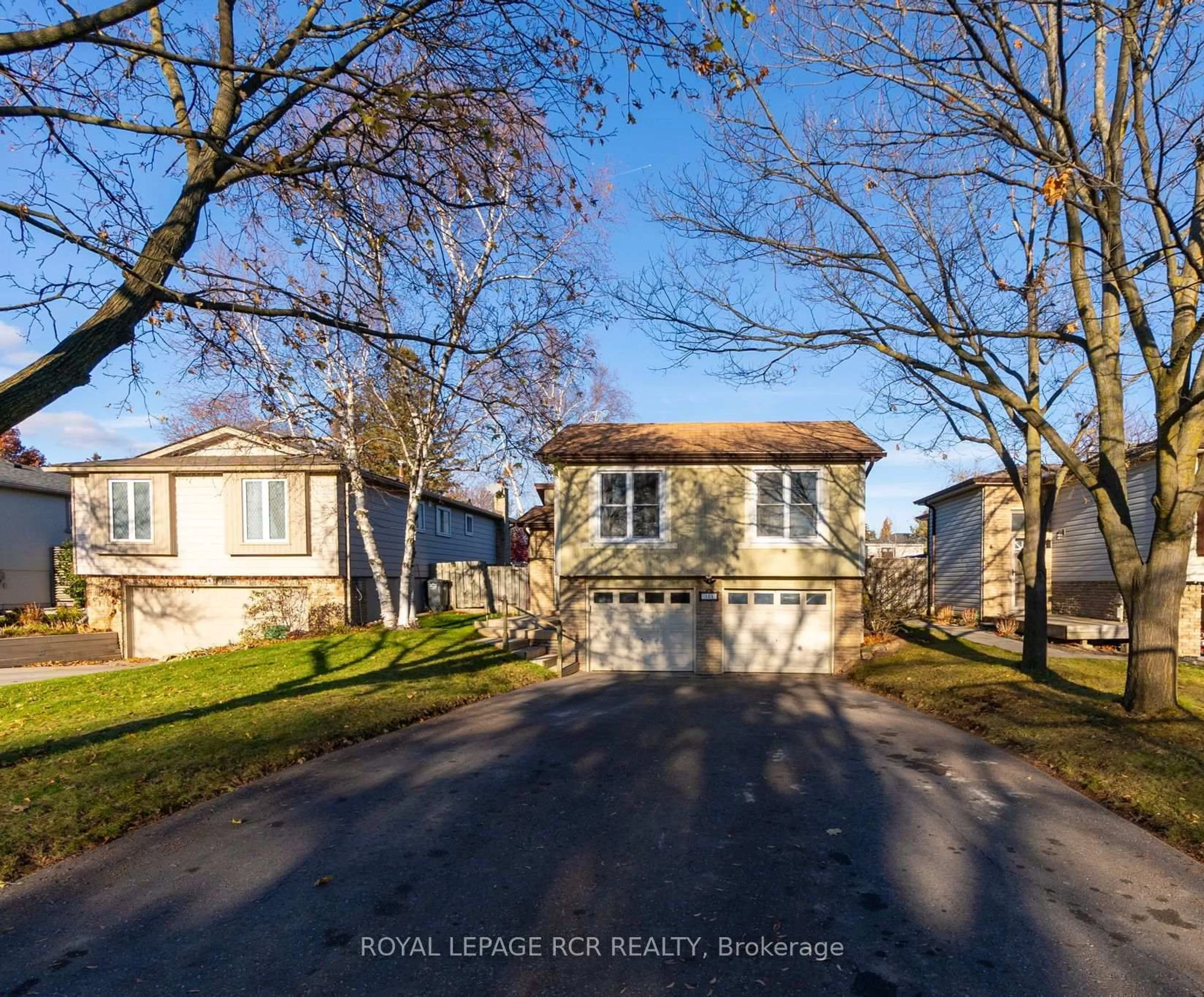 A pic from outside/outdoor area/front of a property/back of a property/a pic from drone, street for 311 Whitehead Cres, Caledon Ontario L7E 3Y6