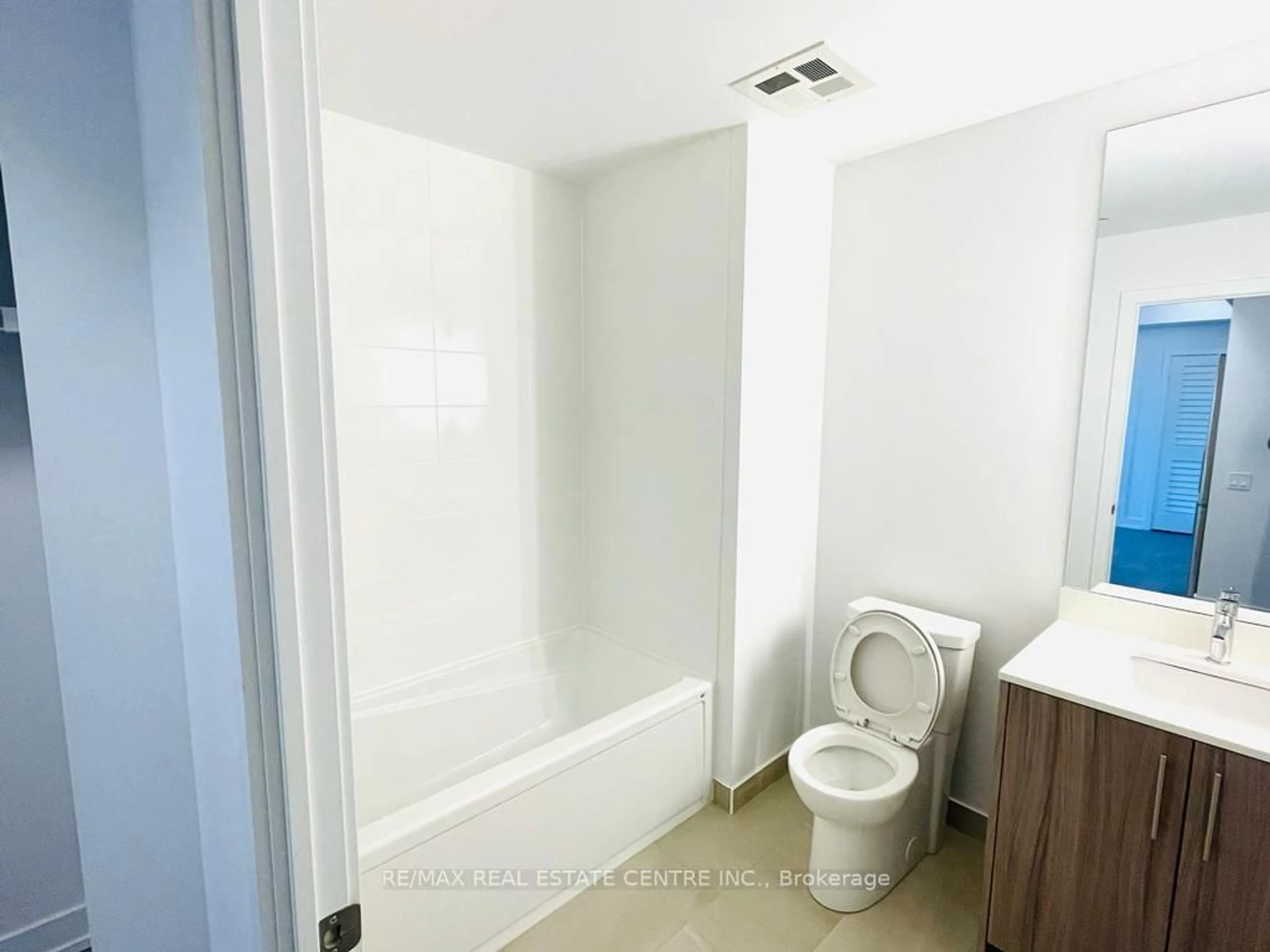 A pic of a room for 225 Veterans Dr #404, Brampton Ontario L7A 5L7