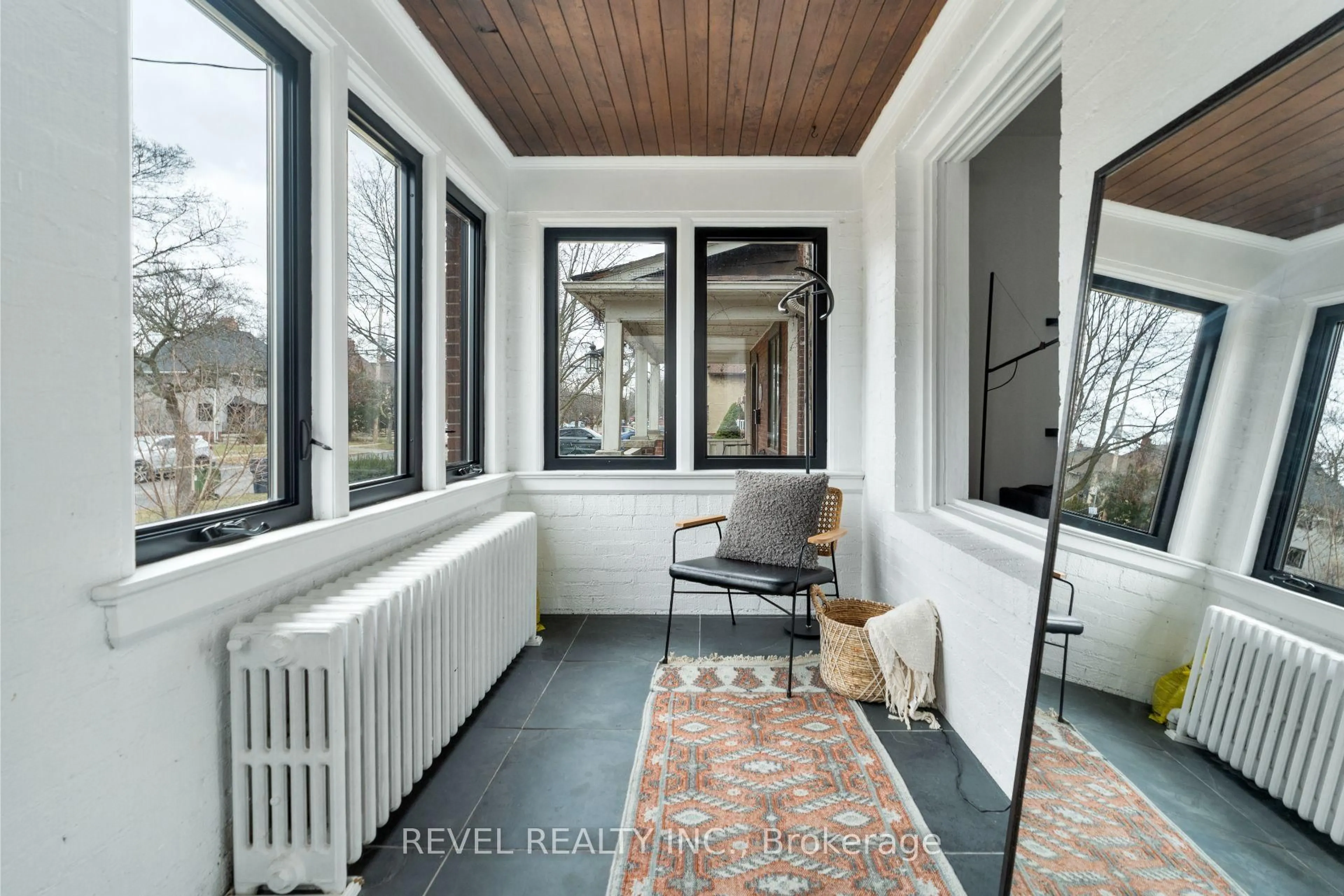 Indoor entryway for 102 Eighth St, Toronto Ontario M8V 3C4