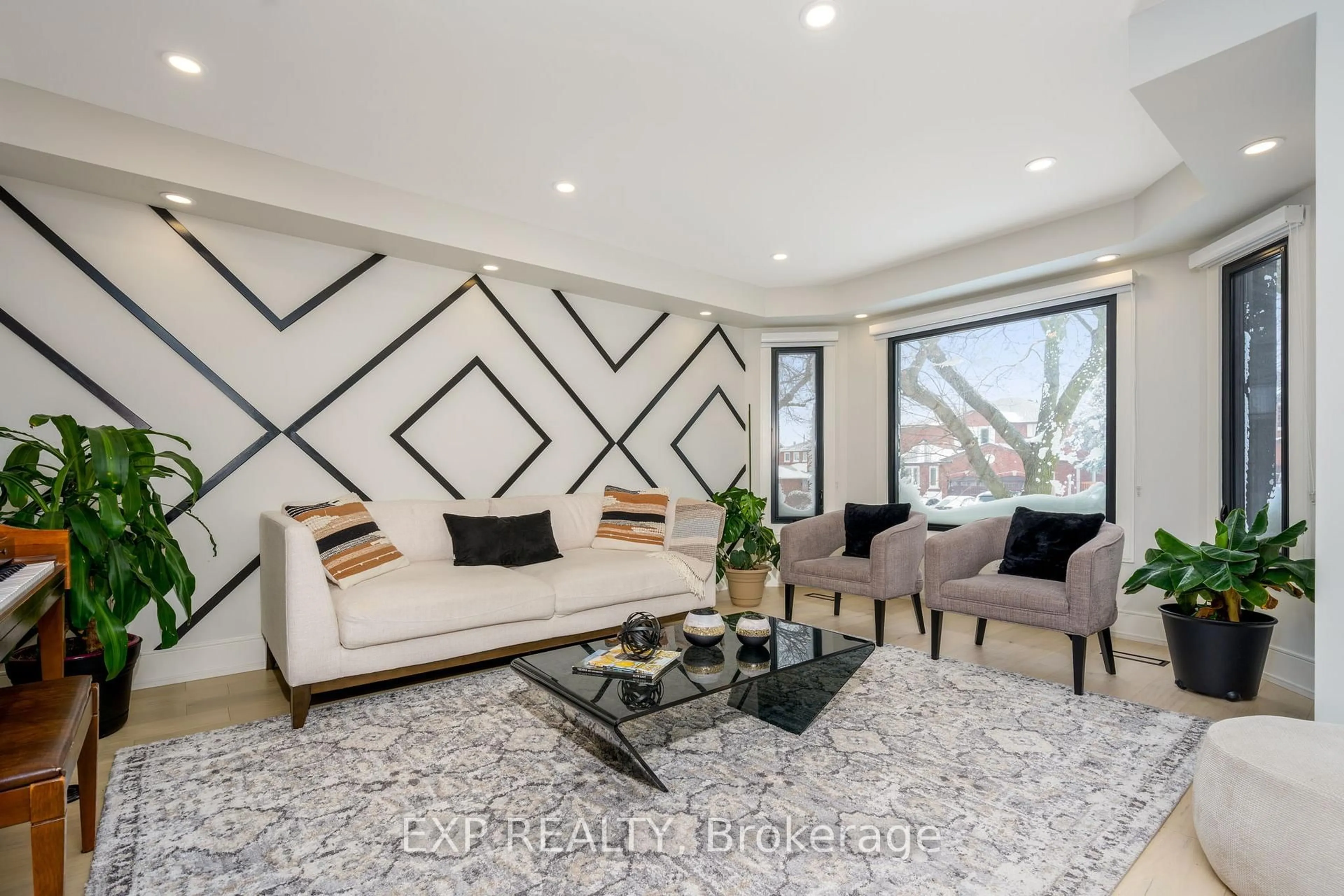 Living room with furniture, unknown for 1279 Winterbourne Dr, Oakville Ontario L6J 7E4