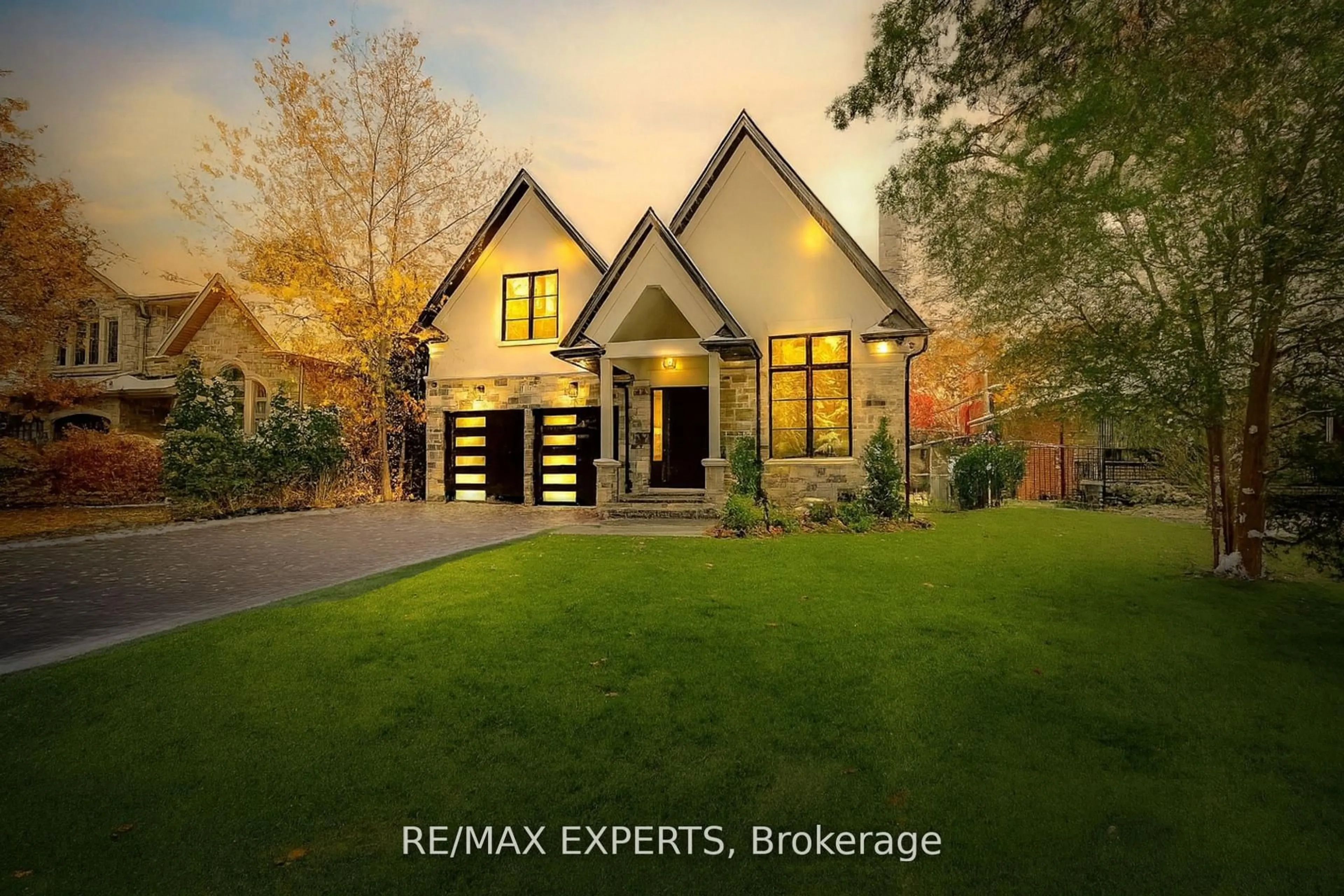 Home with brick exterior material, street for 278 Mineola Rd, Mississauga Ontario L5G 2G3