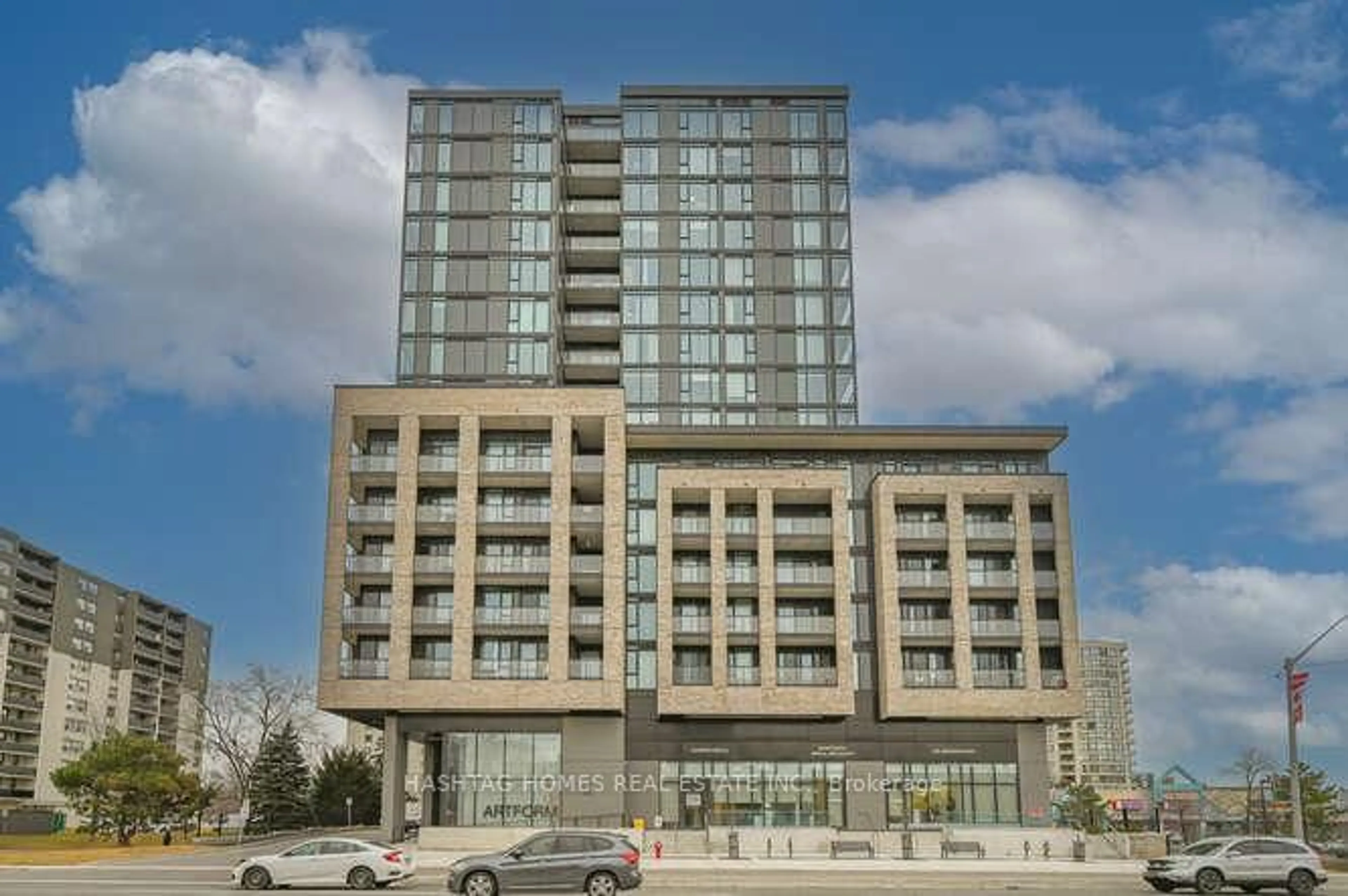 Indoor foyer for 86 Dundas St #1410, Mississauga Ontario L5A 1W4