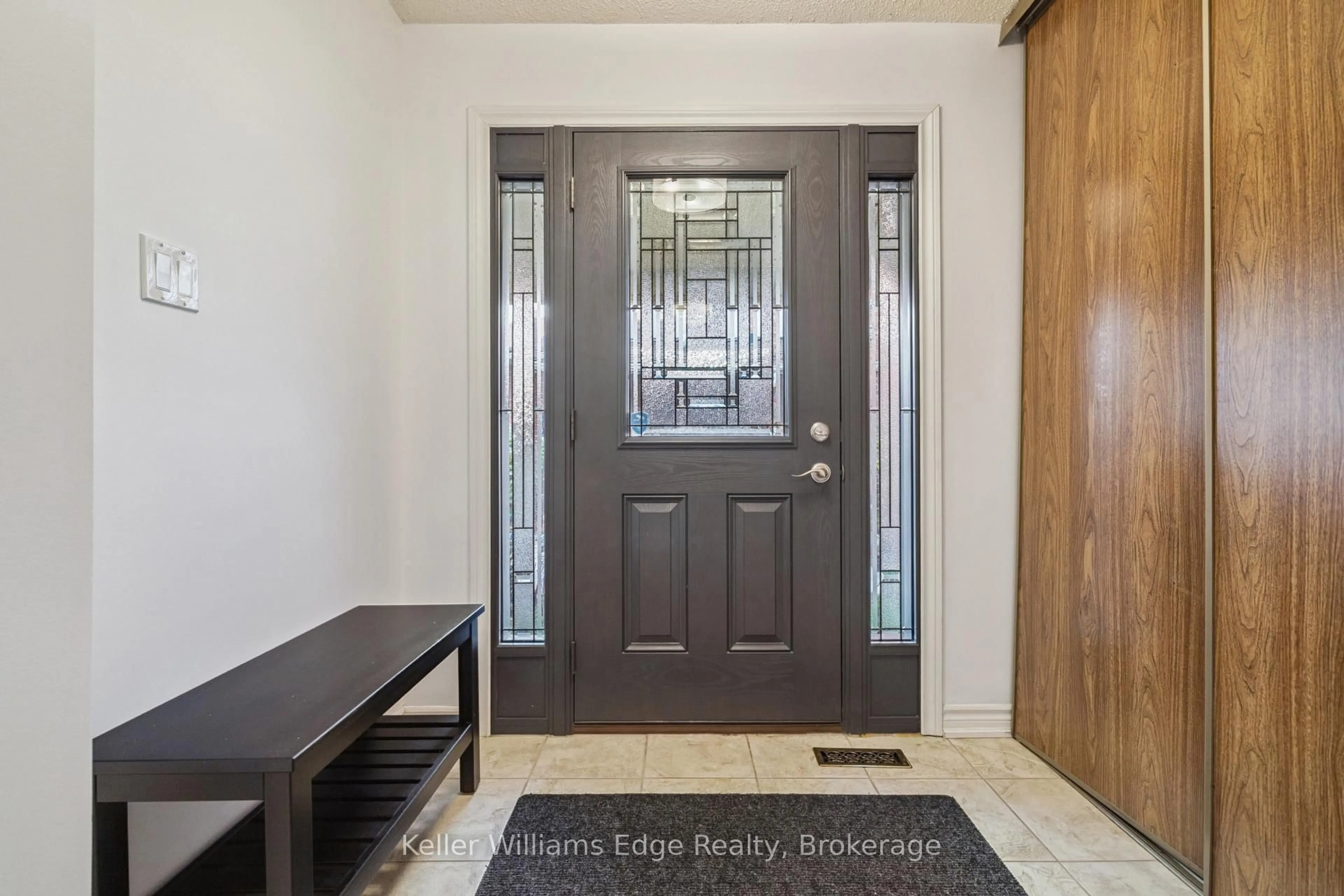 Indoor entryway for 2269 Margot St, Oakville Ontario L6H 3M6
