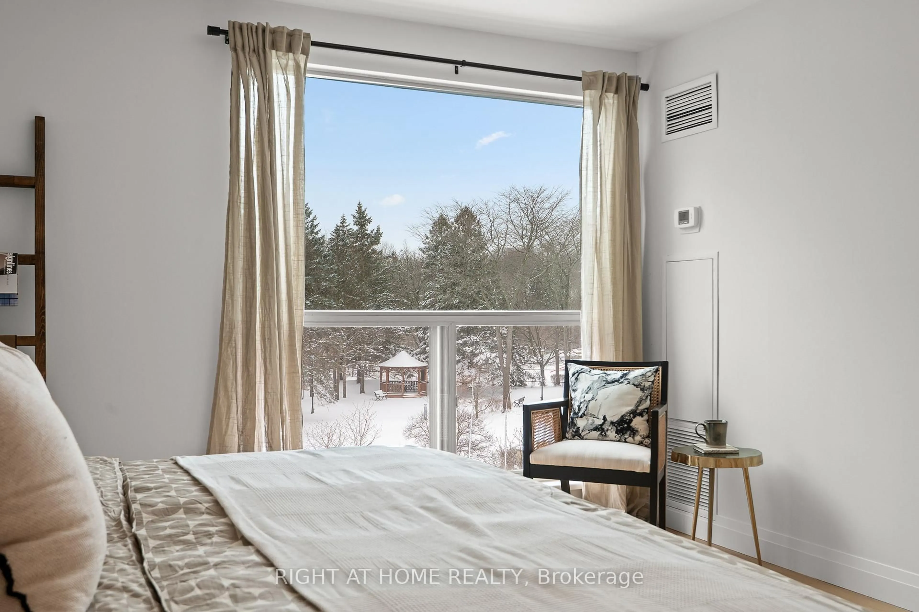 Bedroom with bed, unknown for 1700 The Collegeway #312, Mississauga Ontario L5L 4M2