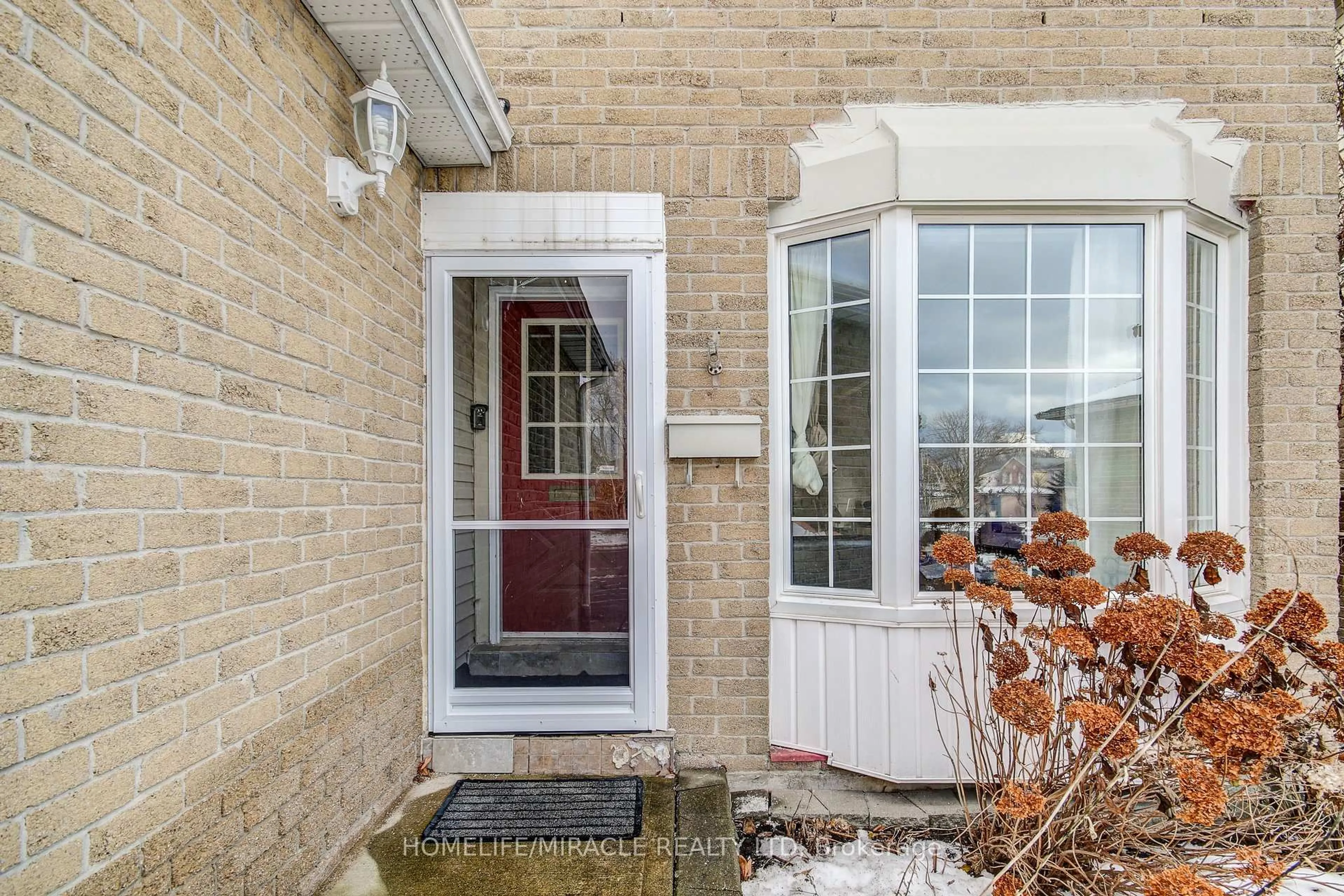Indoor entryway for 3124 Patrick Cres, Mississauga Ontario L5N 3G5