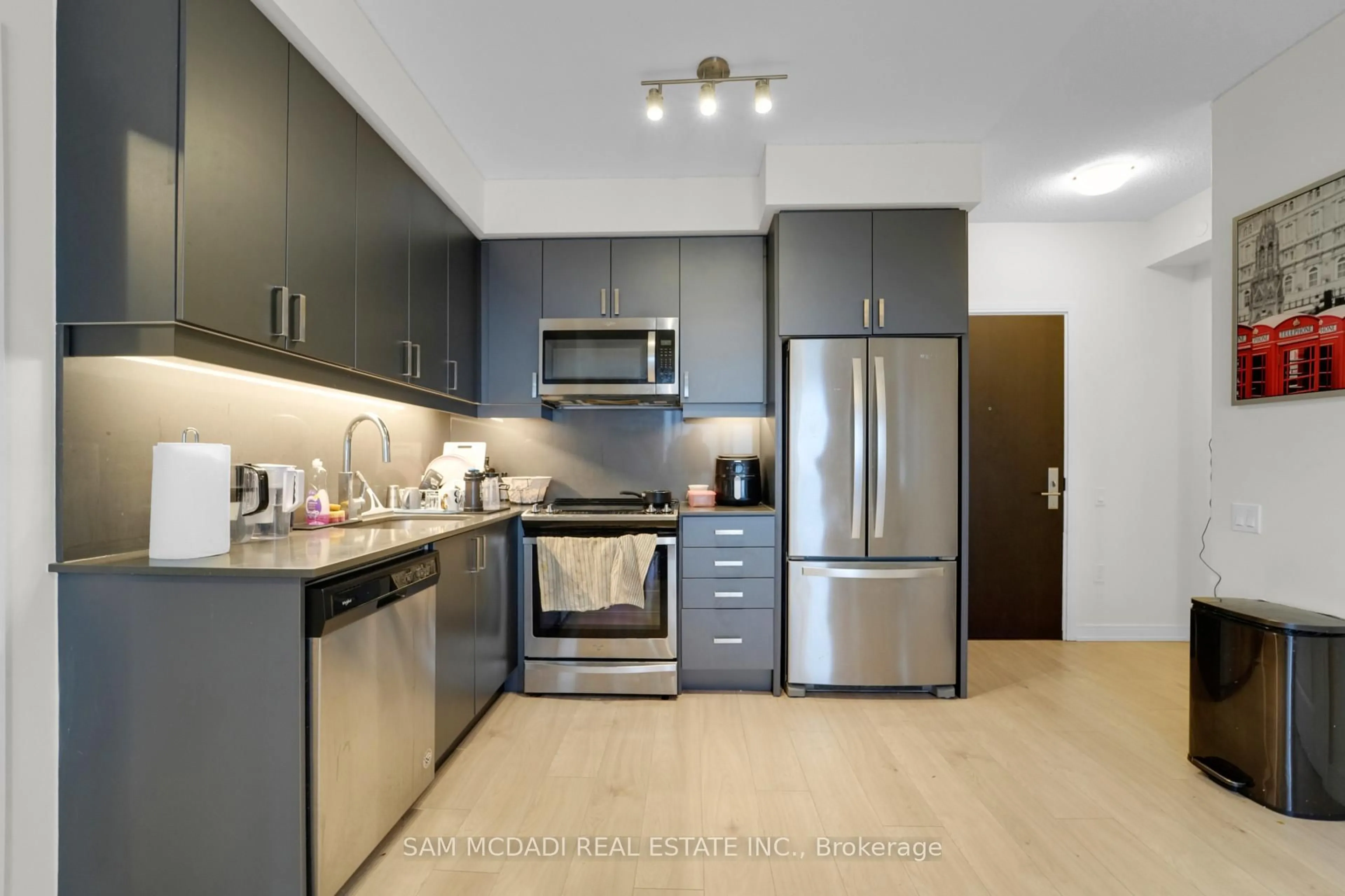 Standard kitchen, ceramic/tile floor for 8 Nahani Way #1722, Mississauga Ontario L4Z 0C6