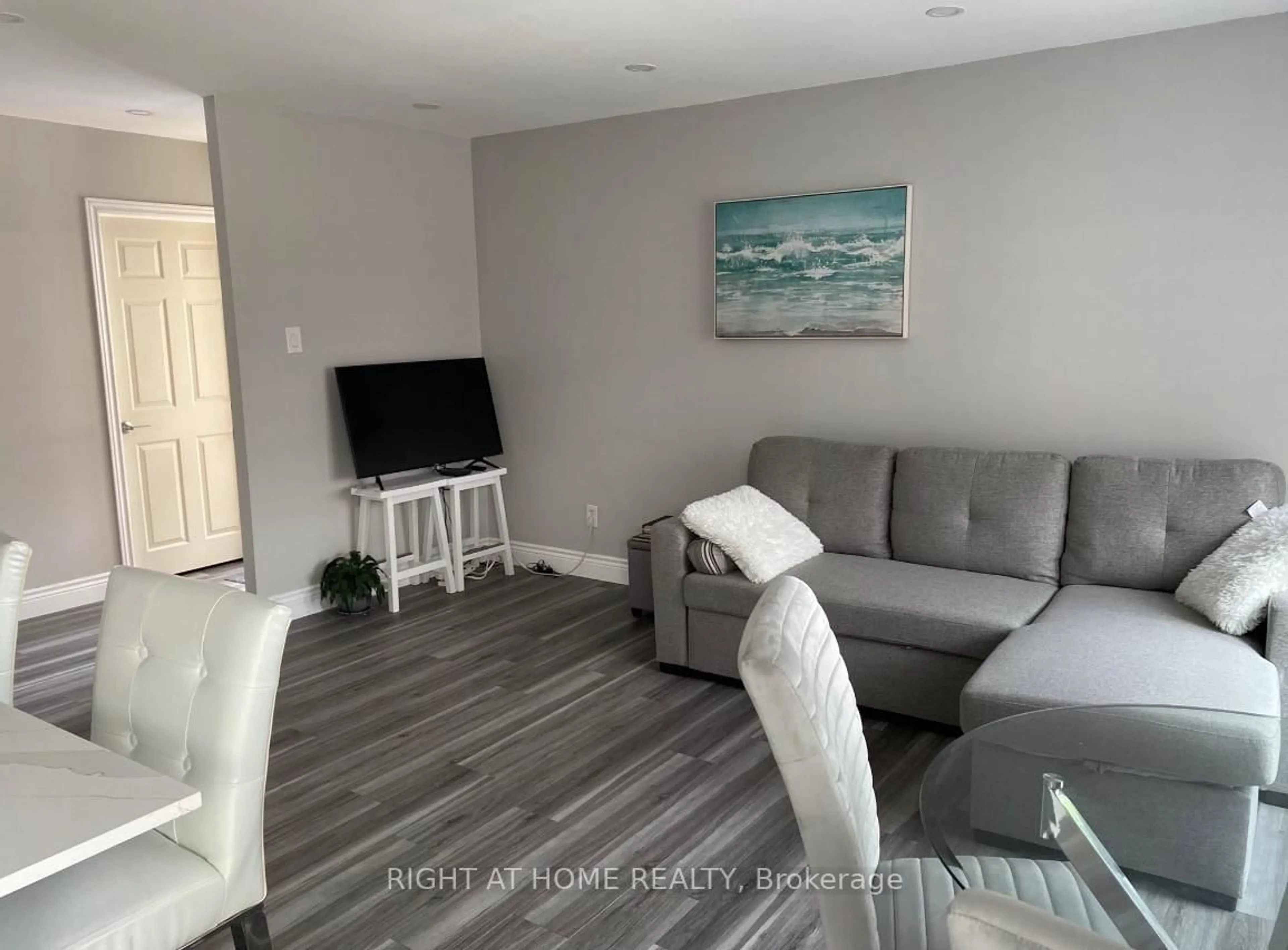 Living room with furniture, unknown for 12 Homeland Crt, Brampton Ontario L6S 1R8