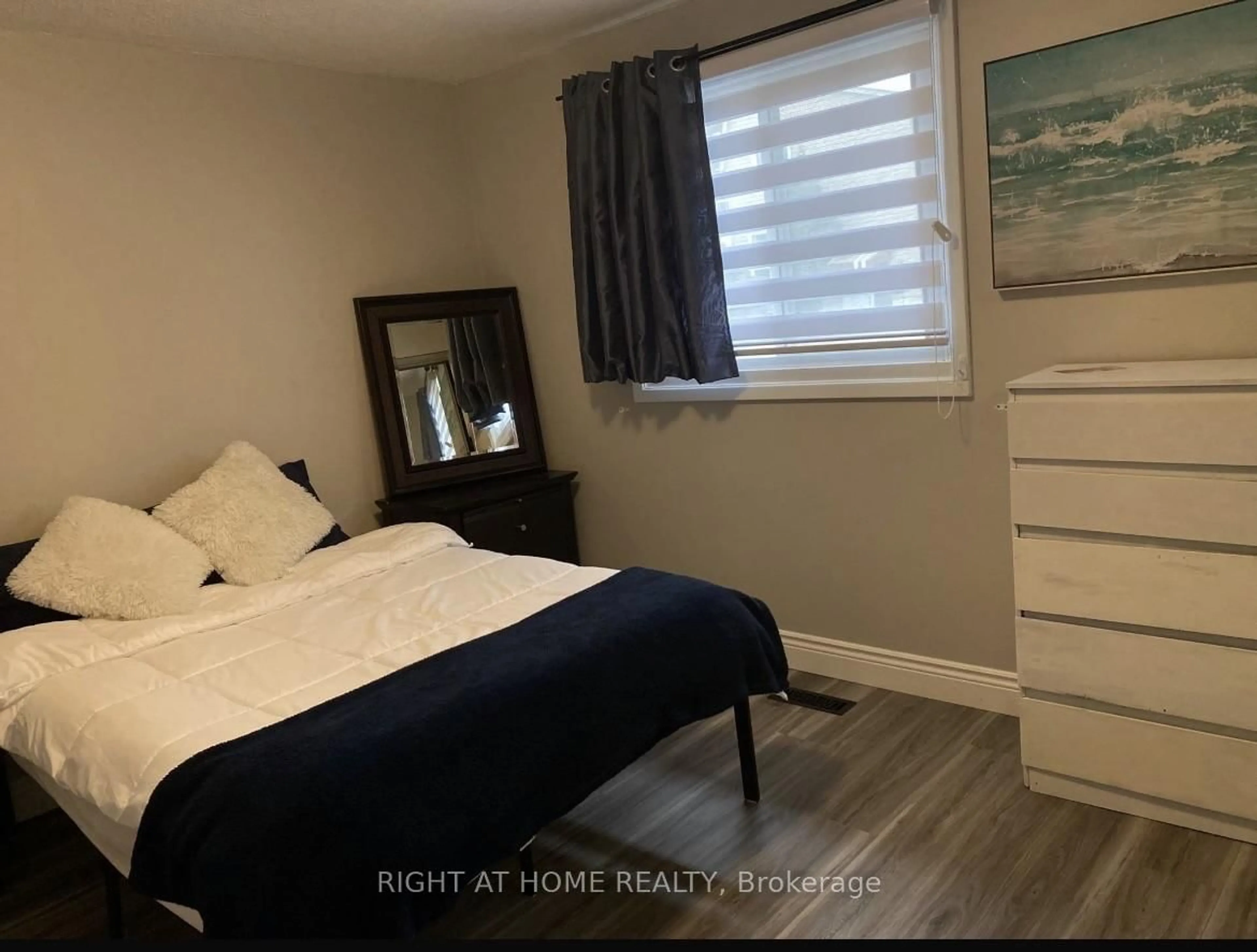 A pic of a room for 12 Homeland Crt, Brampton Ontario L6S 1R8