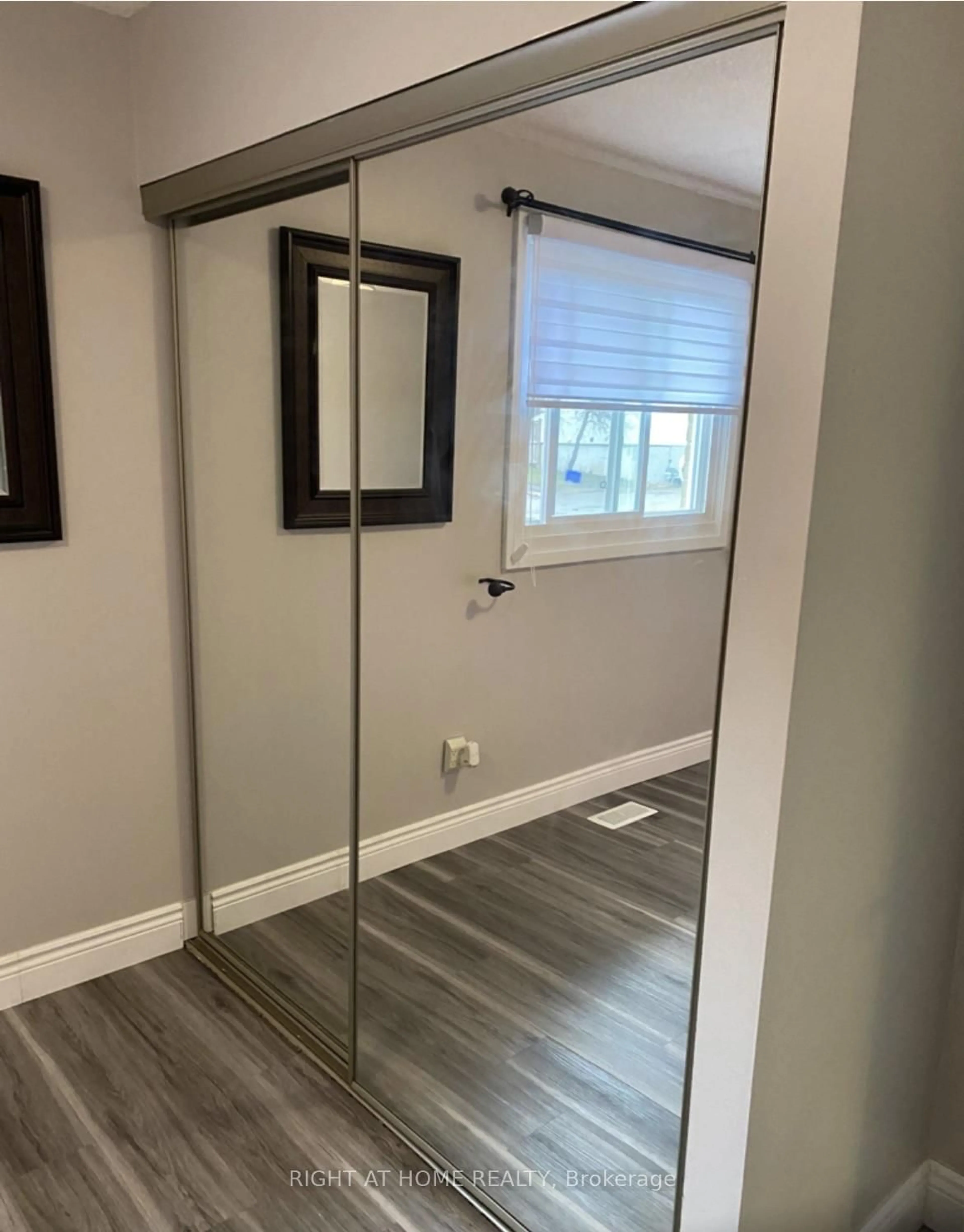 A pic of a room for 12 Homeland Crt, Brampton Ontario L6S 1R8