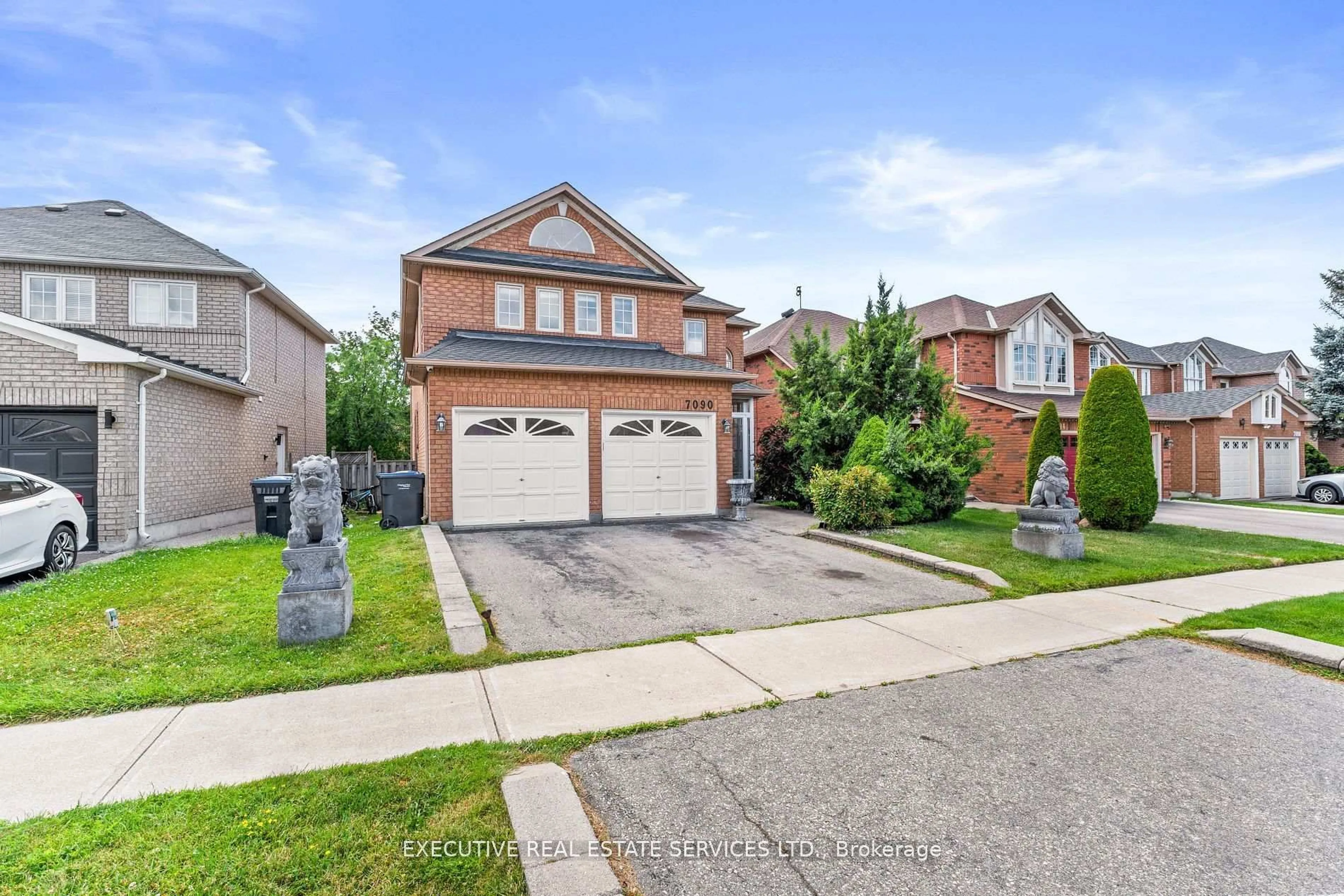 Home with brick exterior material, street for 7090 Terragar Blvd, Mississauga Ontario L5N 7N2