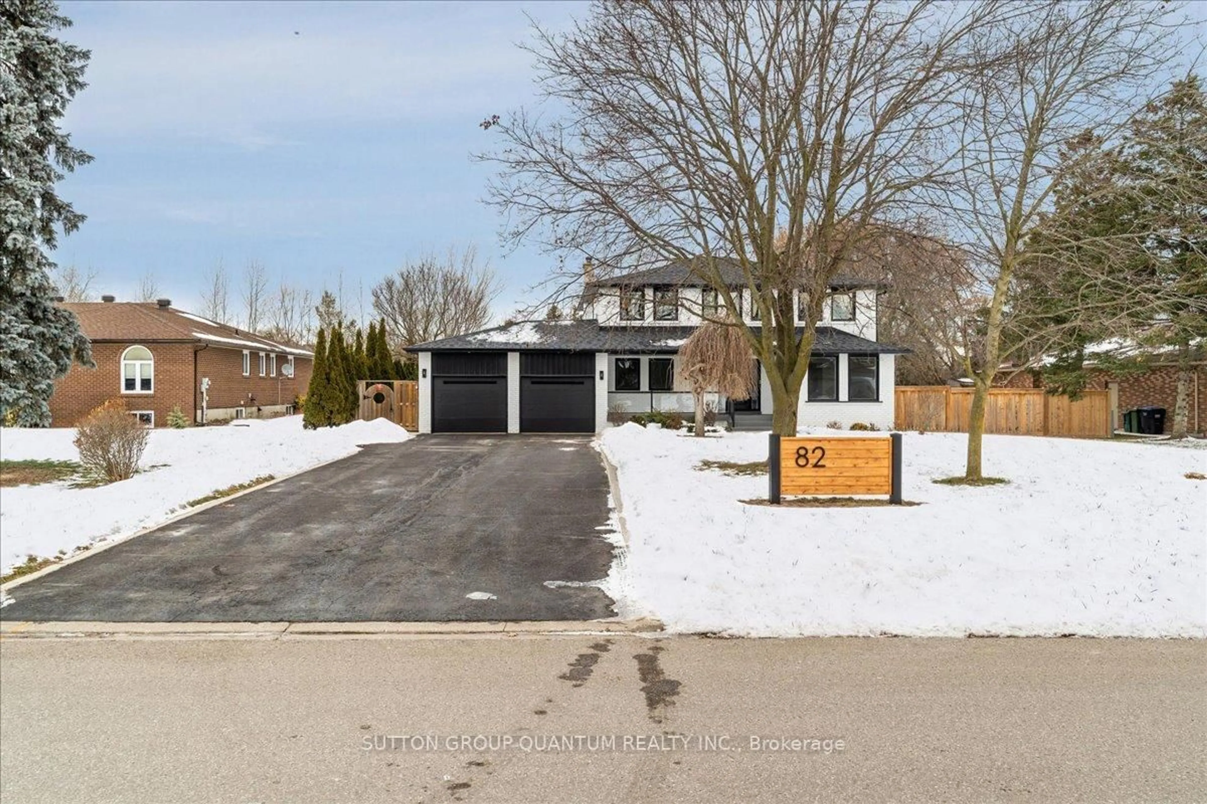 Home with brick exterior material, street for 82 Marilyn St, Caledon Ontario L7C 1H7