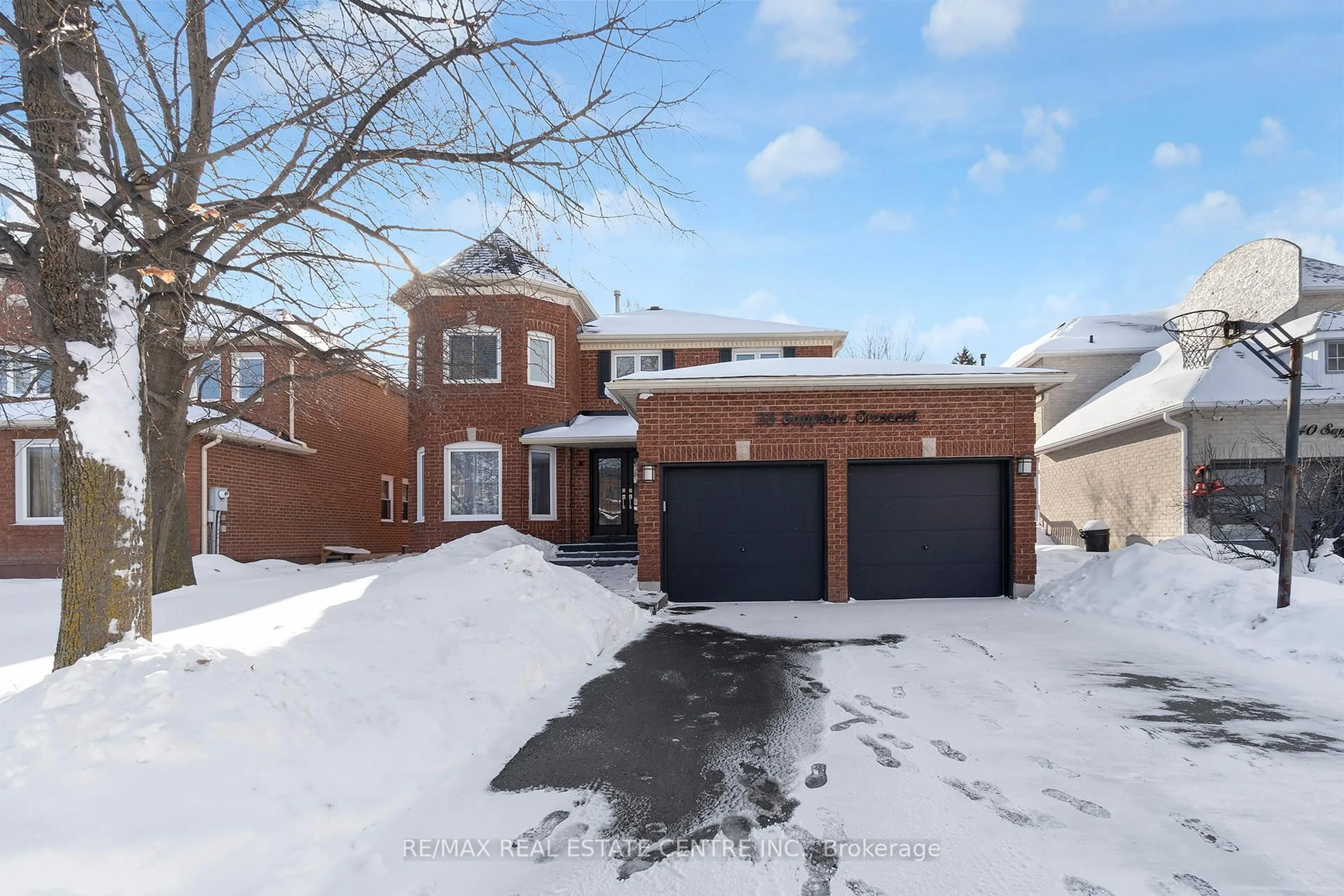 Home with brick exterior material, street for 38 Sapphire Cres, Brampton Ontario L6Z 4M4