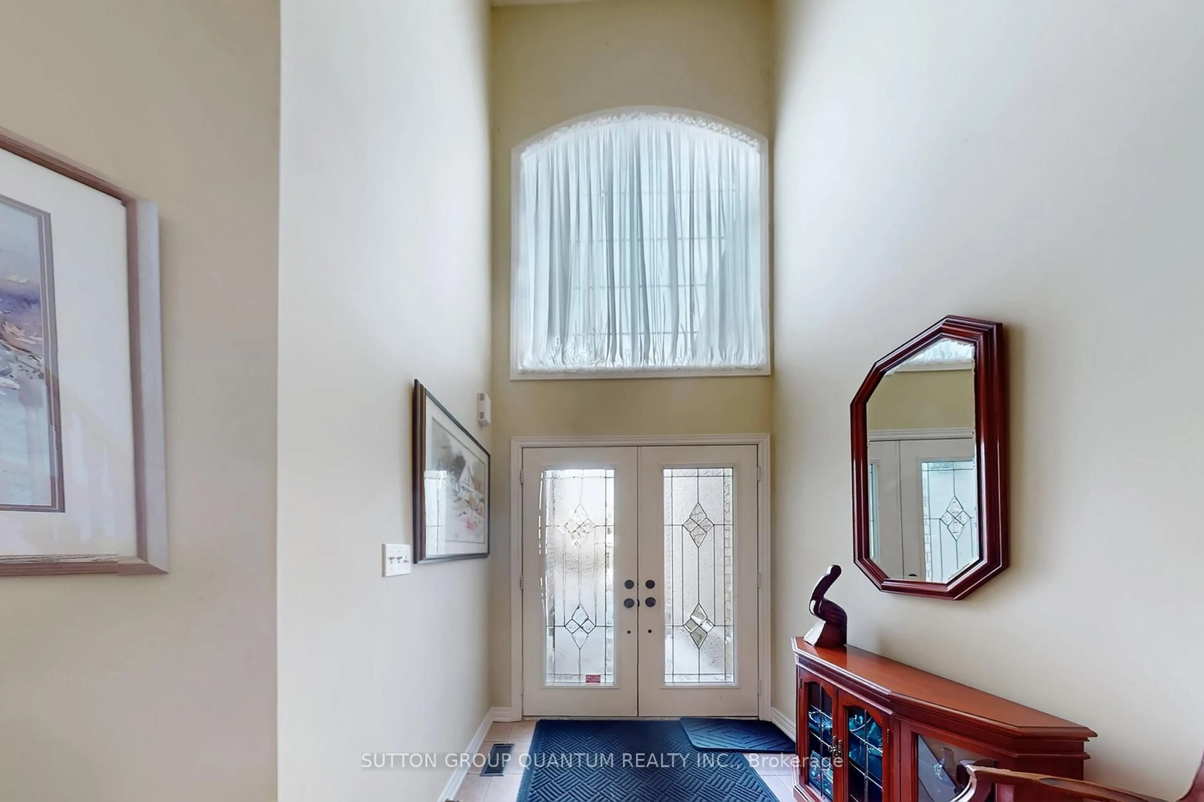 Indoor entryway for 1238 Agram Dr, Oakville Ontario L6H 7N9