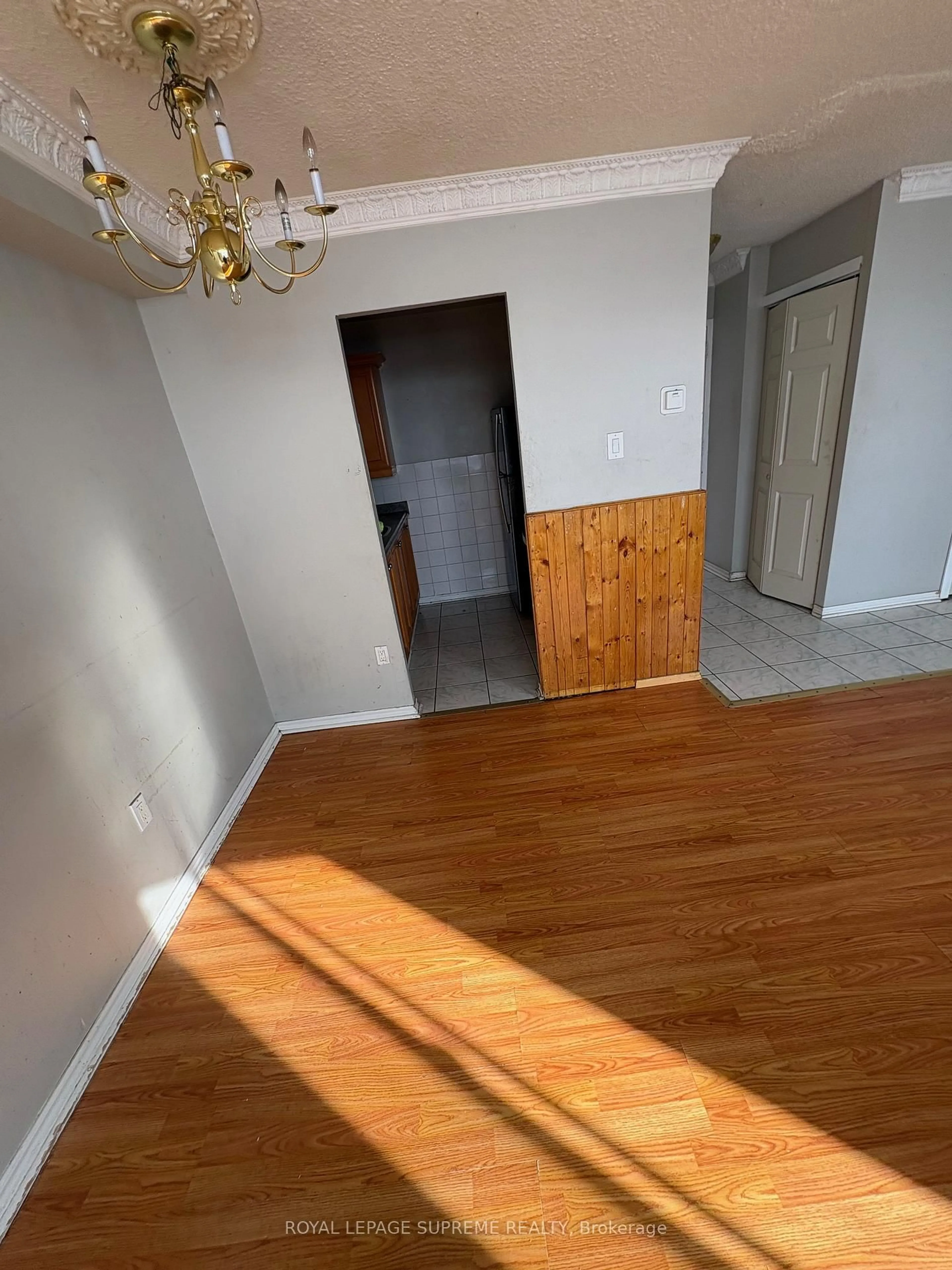 A pic of a room for 100 Lotherton Ptwy #1215, Toronto Ontario M6B 2G8