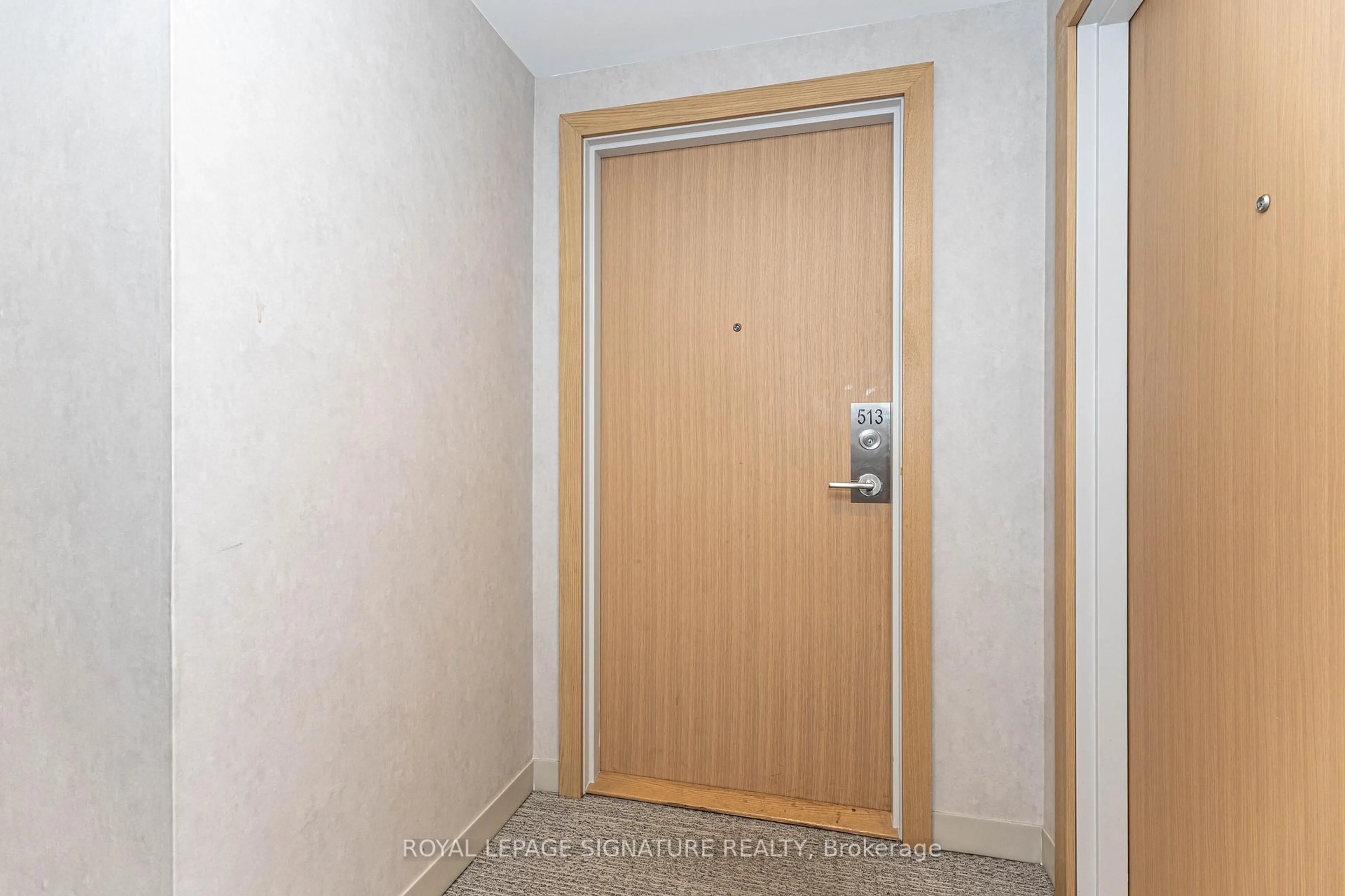 Indoor foyer for 1195 The Queensway #513, Toronto Ontario M8Z 1R6