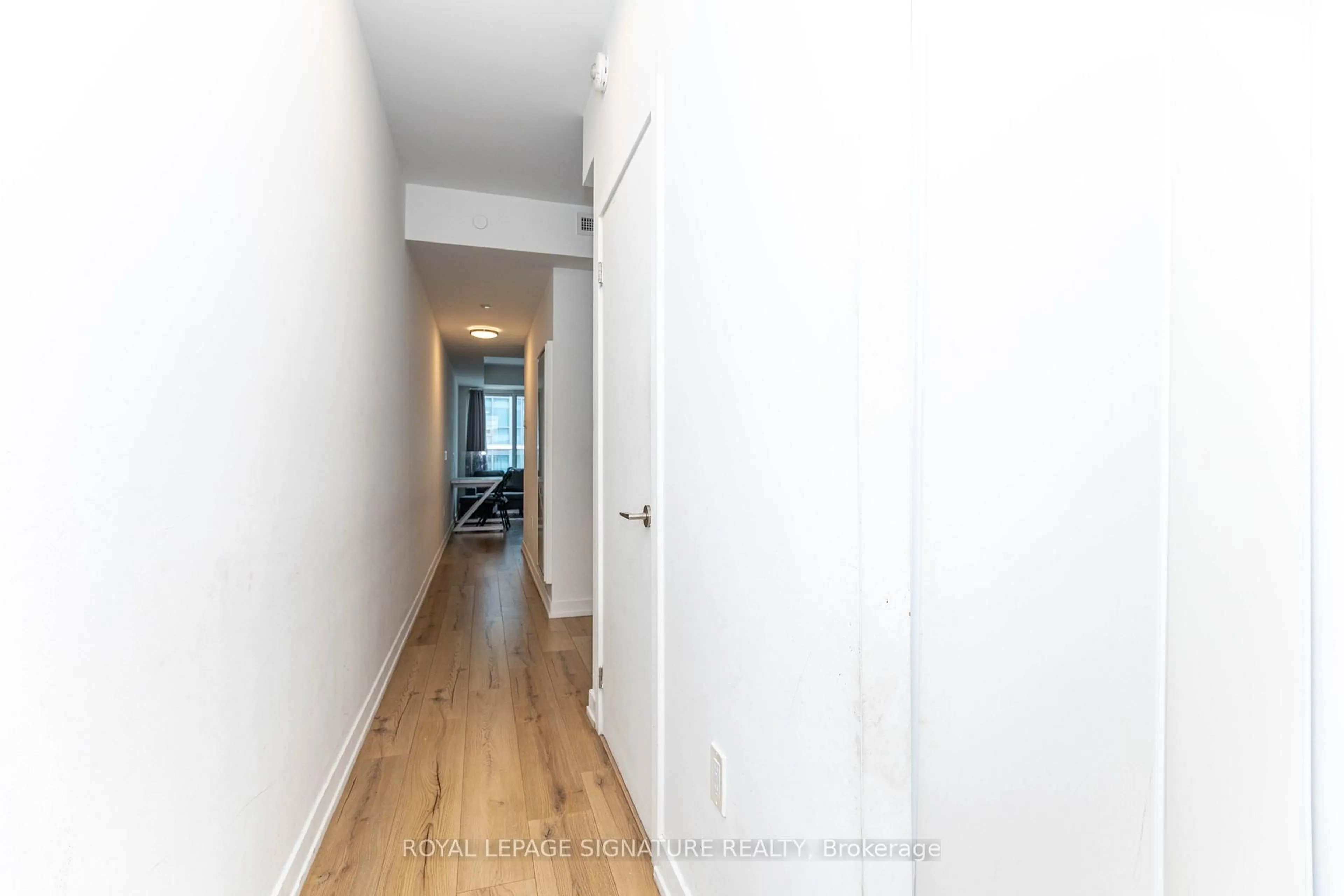 A pic of a room for 1195 The Queensway #513, Toronto Ontario M8Z 1R6
