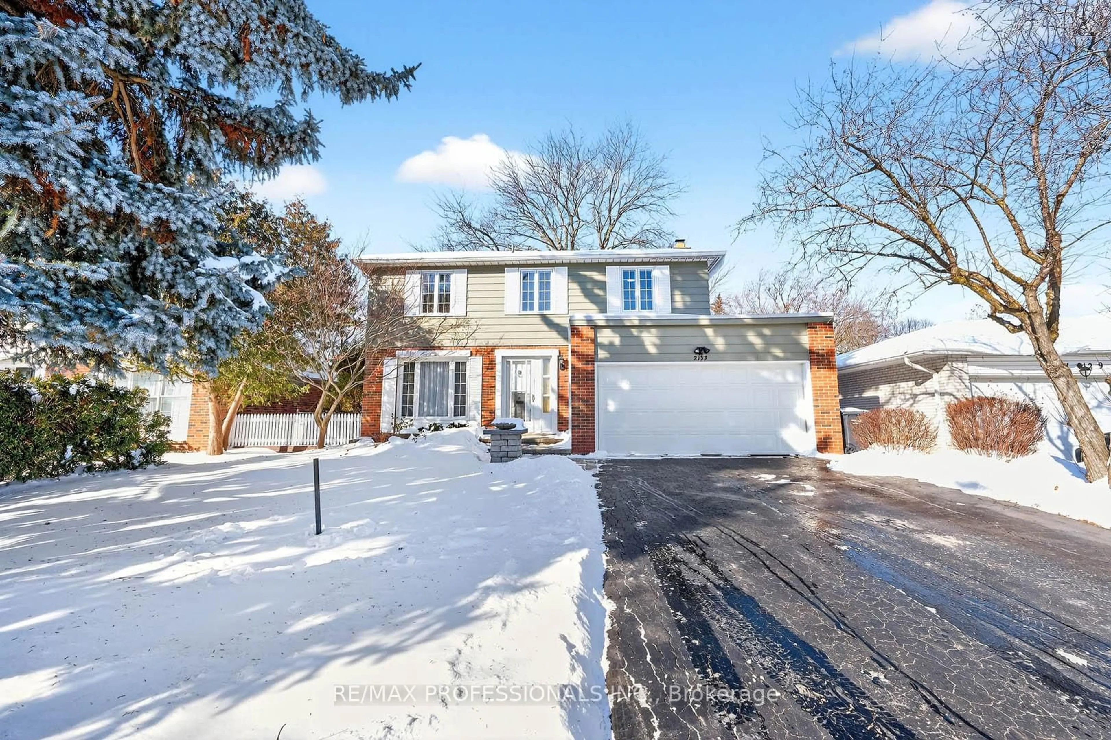 Home with brick exterior material, street for 2133 Perran Dr, Mississauga Ontario L5K 1L9