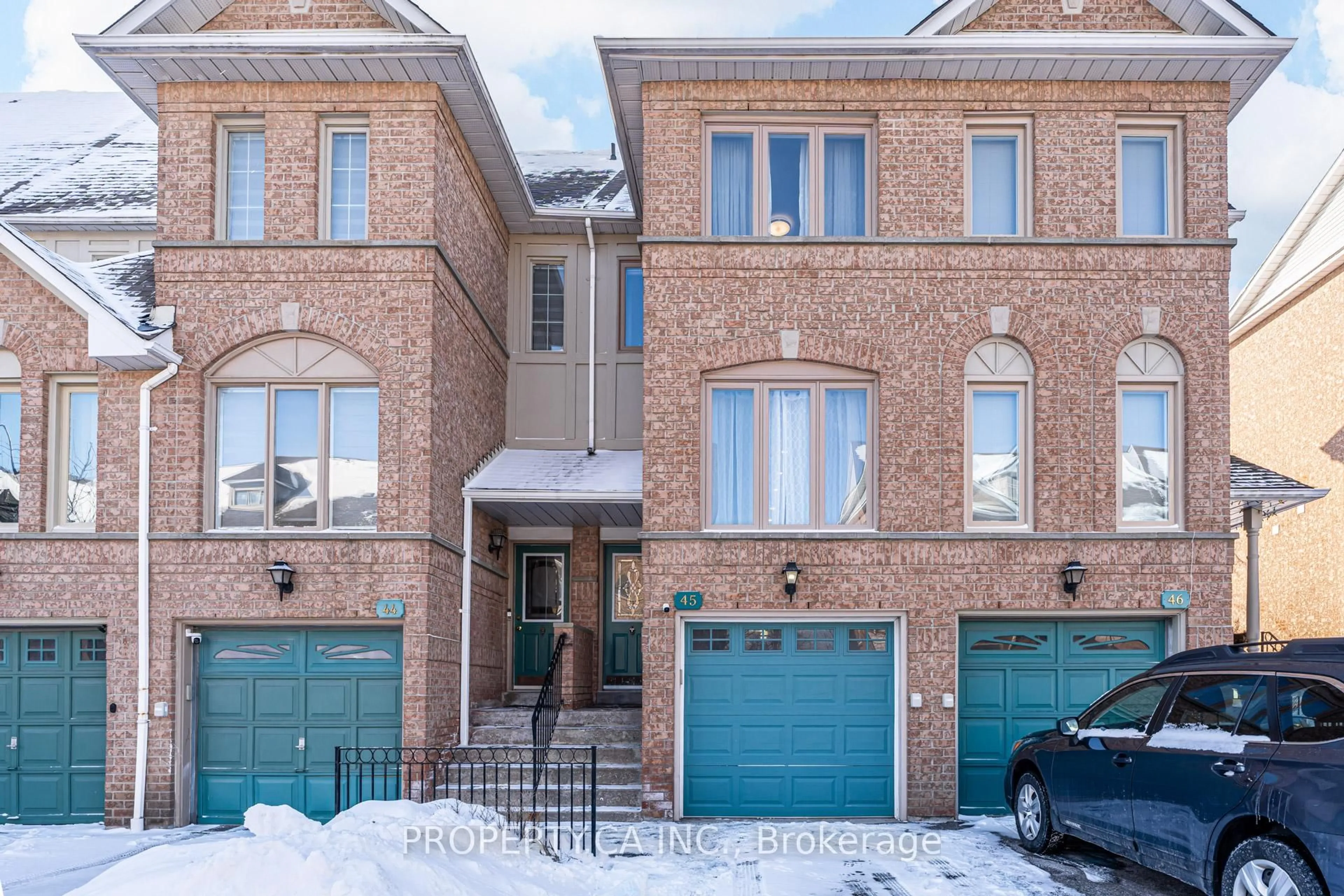 Home with brick exterior material, street for 1050 Bristol Rd #45, Mississauga Ontario L5V 2E8