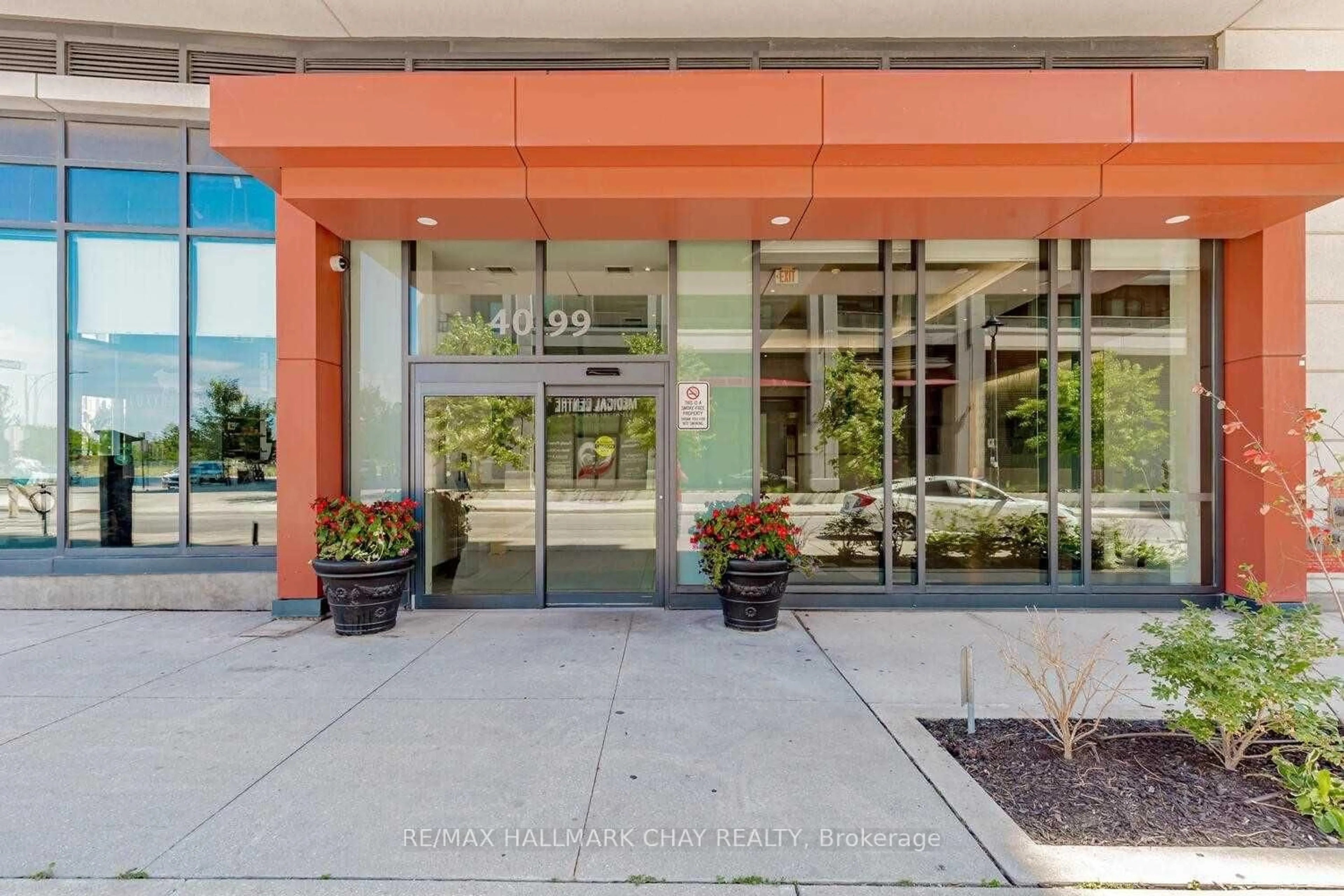 Indoor foyer for 4099 Brickstone Mews #1101, Mississauga Ontario L5B 0G2