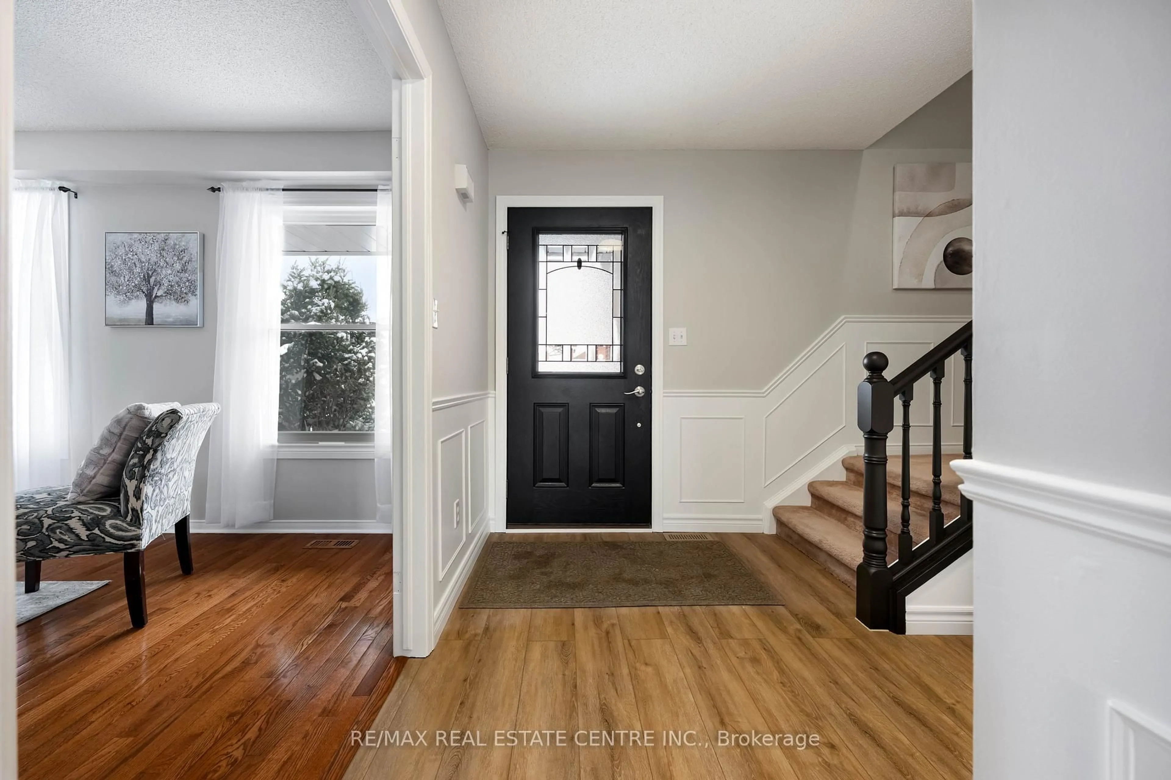 Indoor entryway for 8 Passmore Ave, Orangeville Ontario L9W 4E2