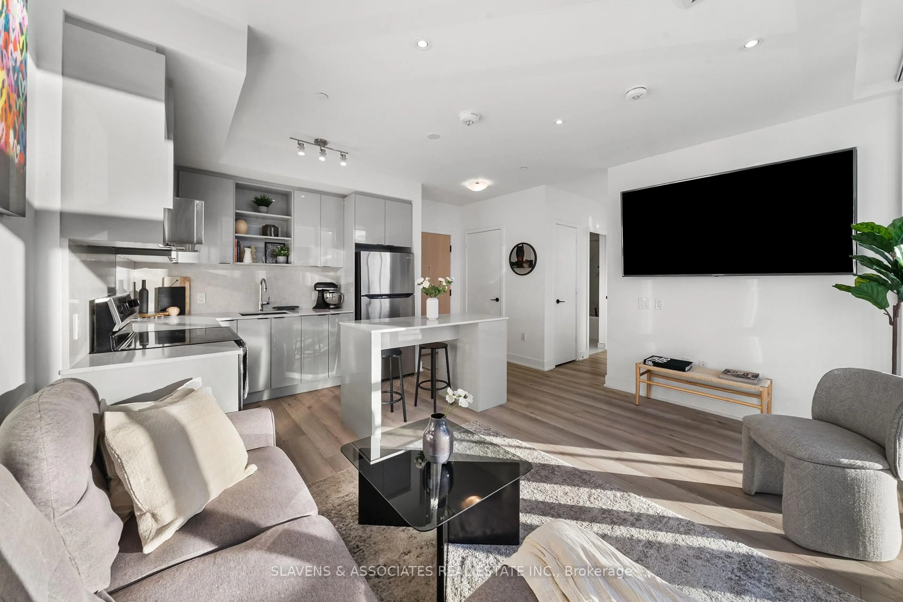 Open concept kitchen, unknown for 60 George Butchart Dr #720, Toronto Ontario M3K 0E1