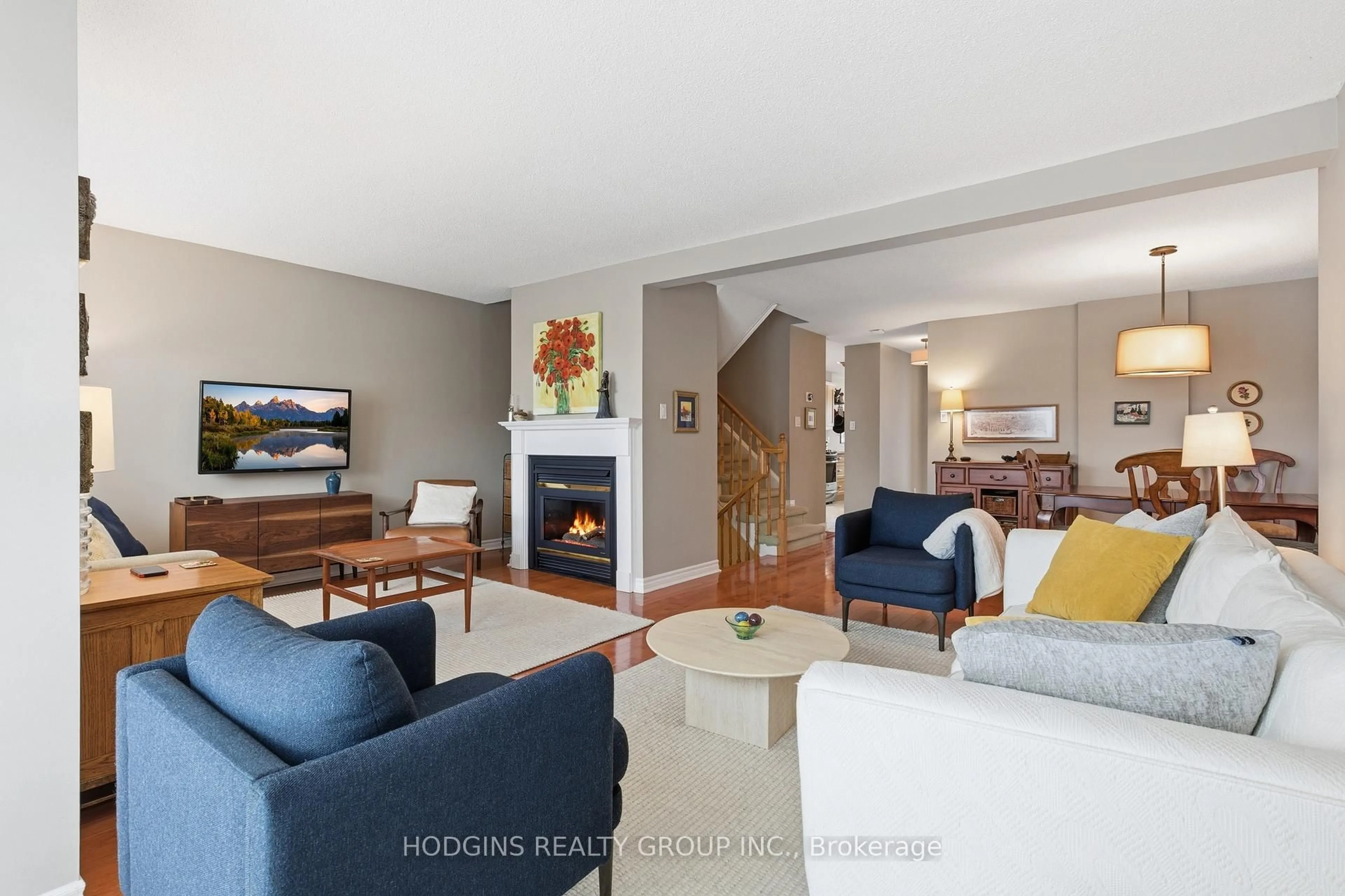 Living room with furniture, unknown for 3420 South Millway Way #7, Mississauga Ontario L5L 3V4