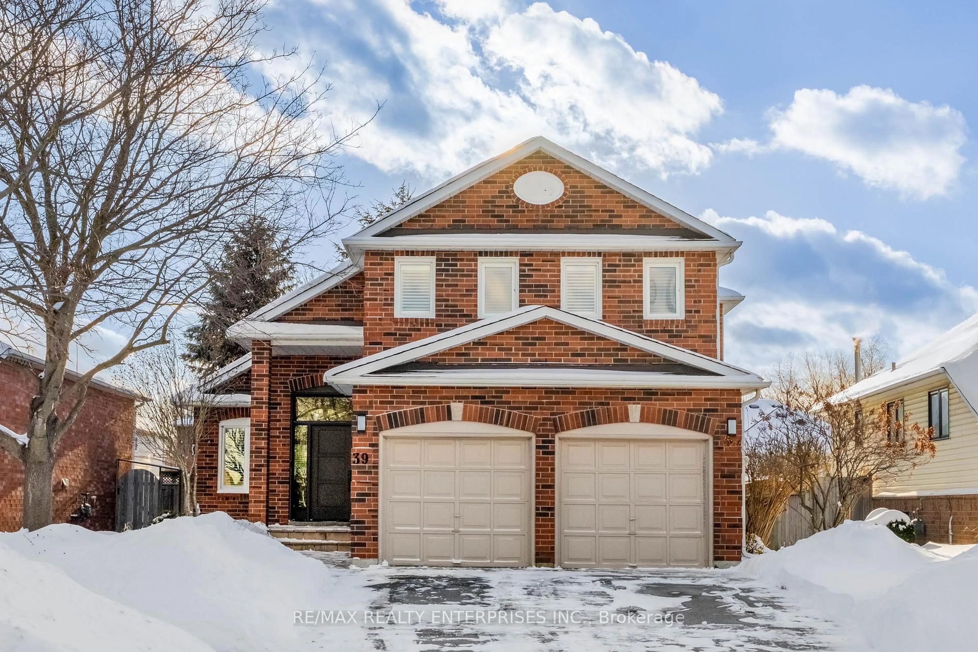 Home with brick exterior material, street for 39 Banting Rd, Halton Hills Ontario L7G 5N6