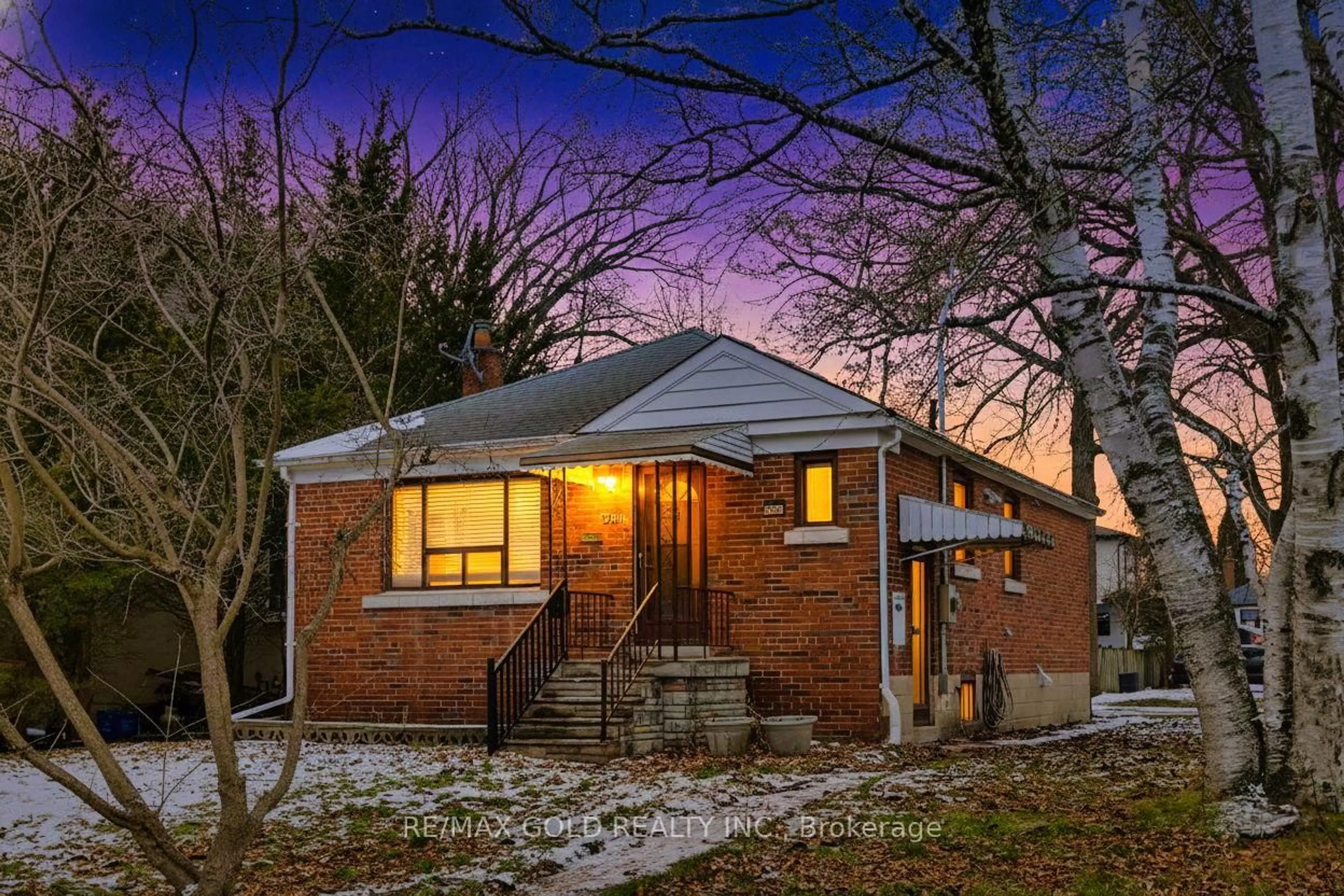 Home with brick exterior material, street for 607 Drymen Cres, Mississauga Ontario L5G 2N9